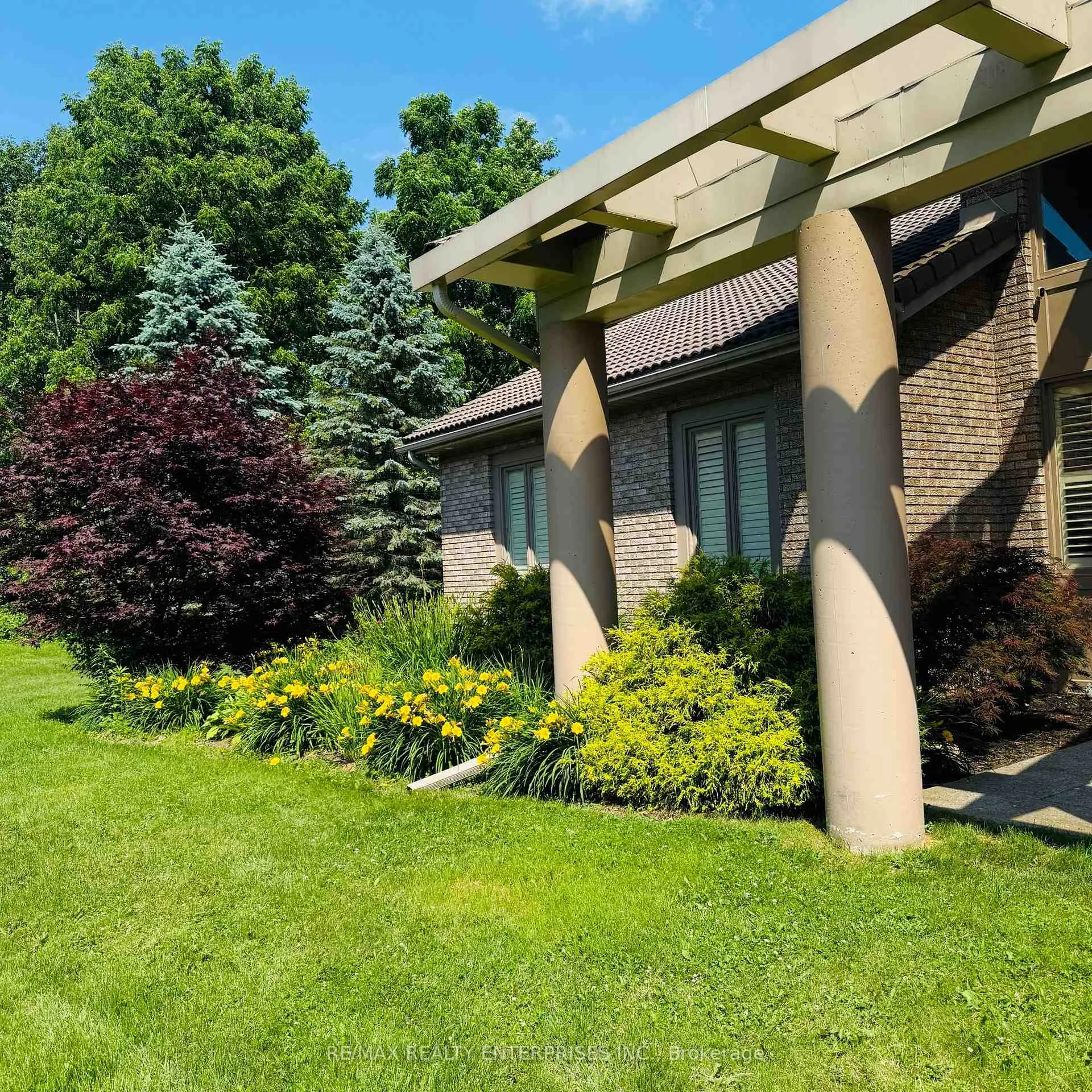 Photo 6 of 2 Stoney Brae Street, Brant, South Dumfries — HOMEH