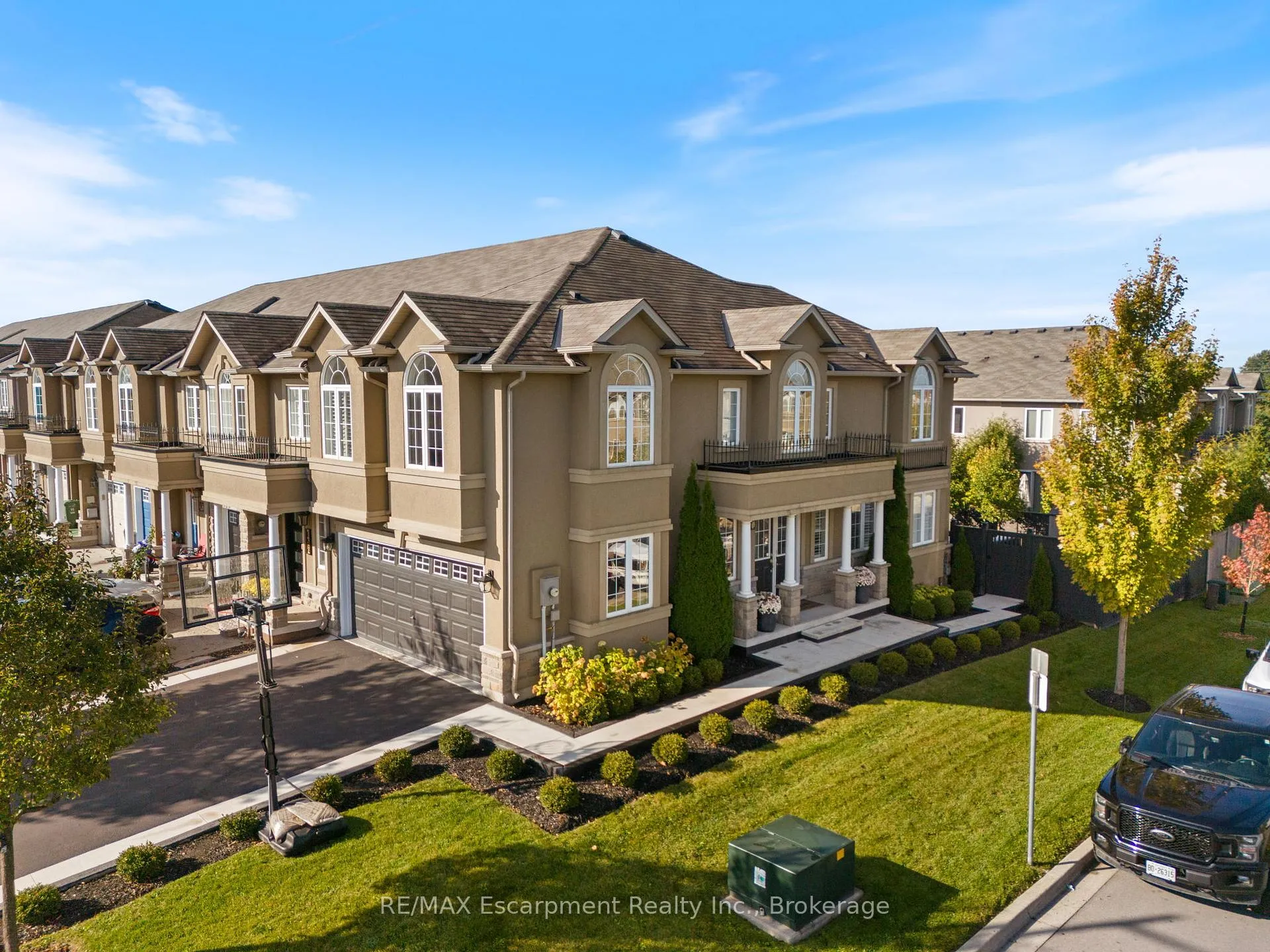 Photo 3 of 160 Penny Lane, Hamilton, Stoney Creek Mountain — HOMEH