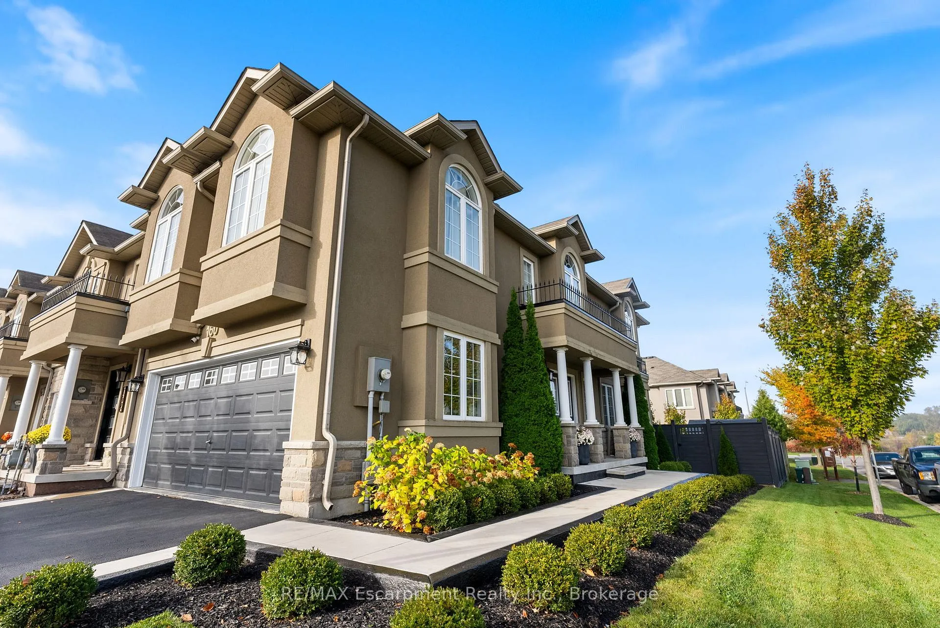 Photo 4 of 160 Penny Lane, Hamilton, Stoney Creek Mountain — HOMEH