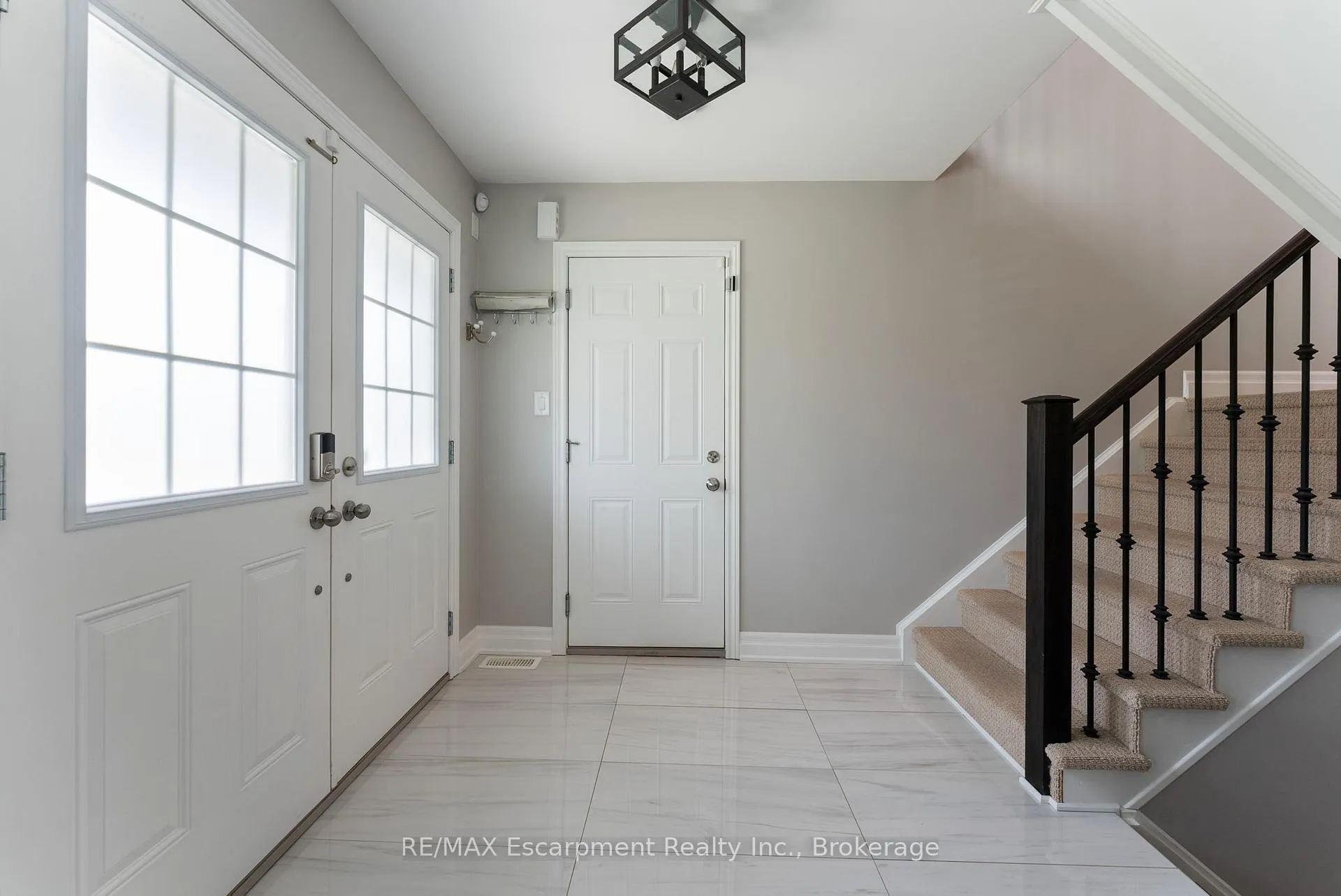 Photo 5 of 160 Penny Lane, Hamilton, Stoney Creek Mountain — HOMEH