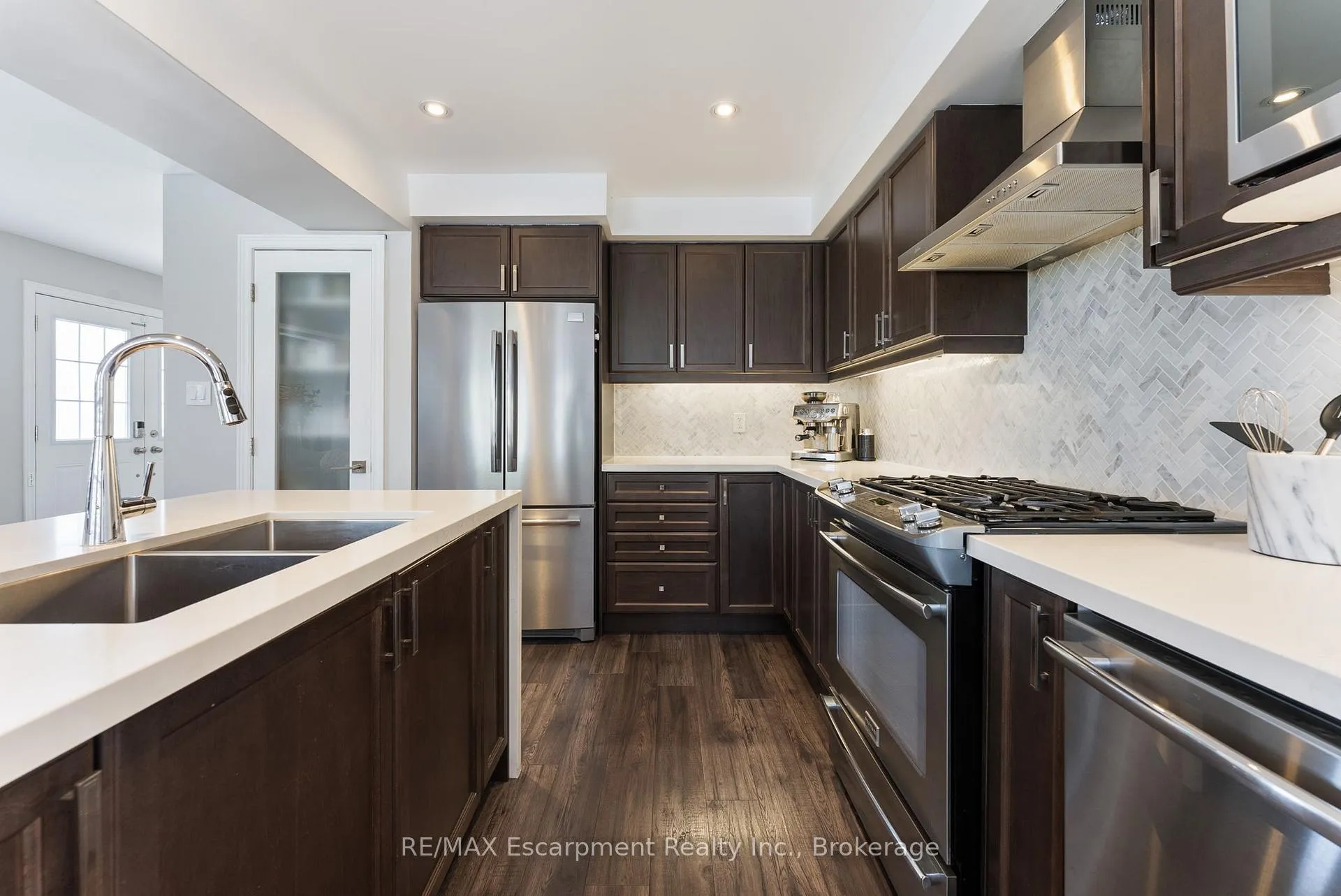 Photo 8 of 160 Penny Lane, Hamilton, Stoney Creek Mountain — HOMEH