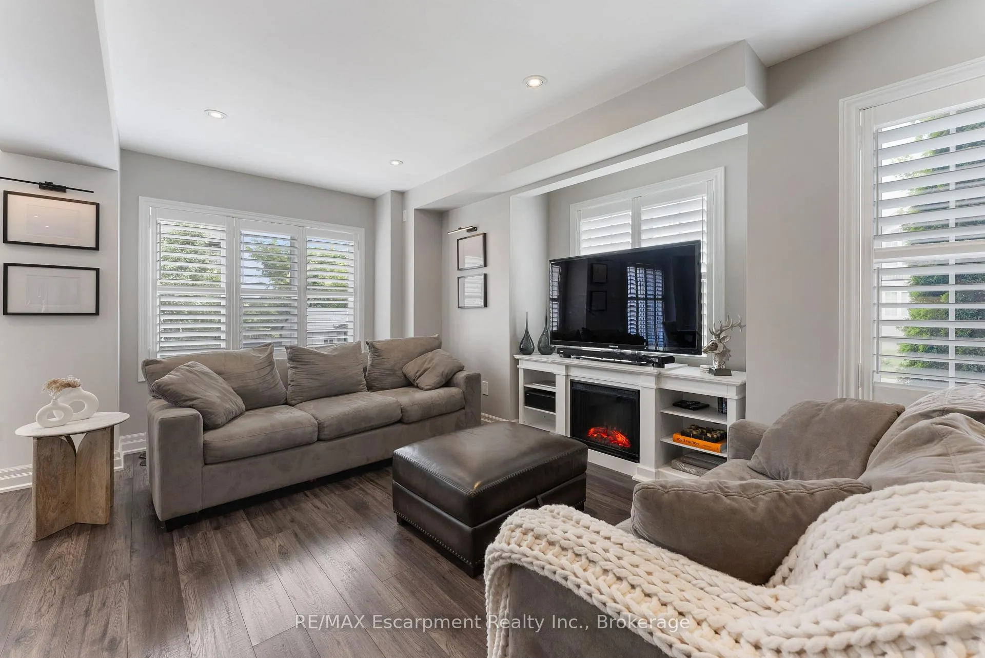 Photo 11 of 160 Penny Lane, Hamilton, Stoney Creek Mountain — HOMEH