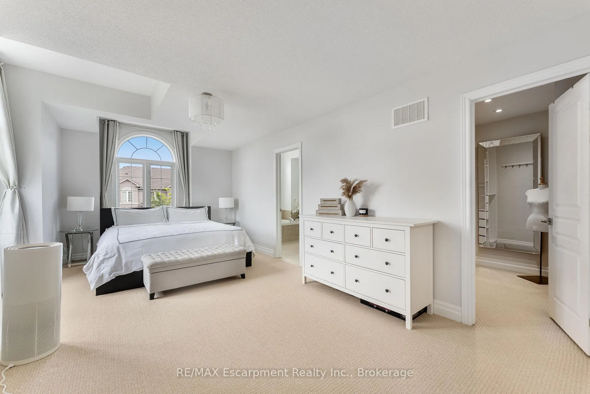 Photo 17 of 160 Penny Lane, Hamilton, Stoney Creek Mountain — HOMEH