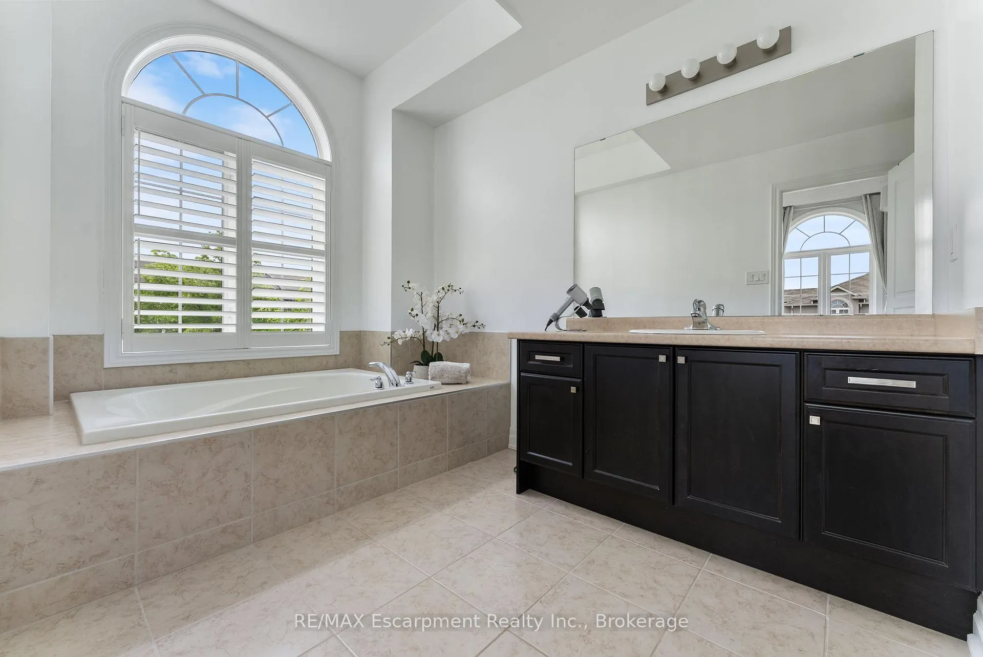 Photo 19 of 160 Penny Lane, Hamilton, Stoney Creek Mountain — HOMEH