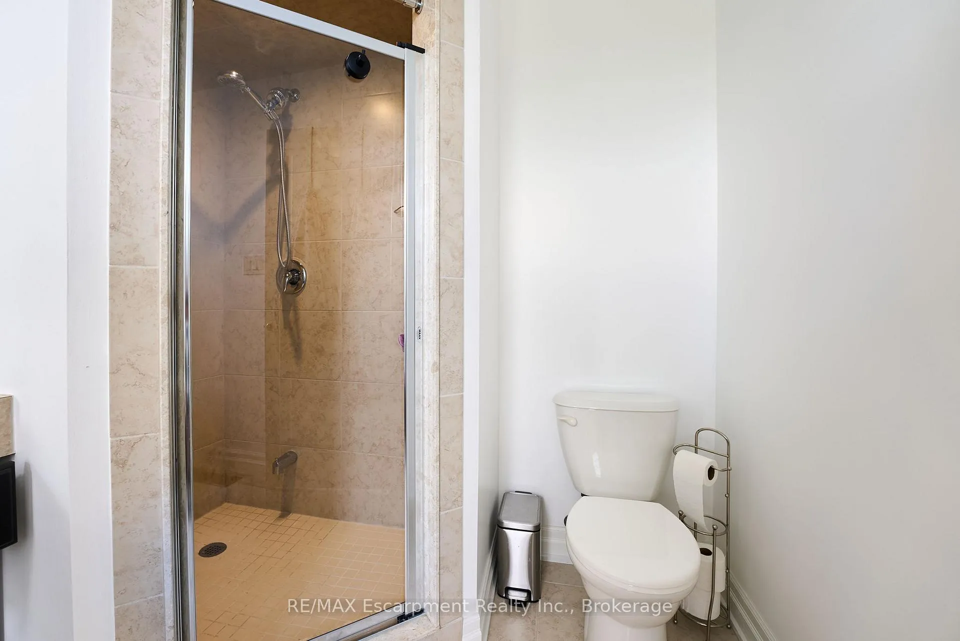 Photo 20 of 160 Penny Lane, Hamilton, Stoney Creek Mountain — HOMEH