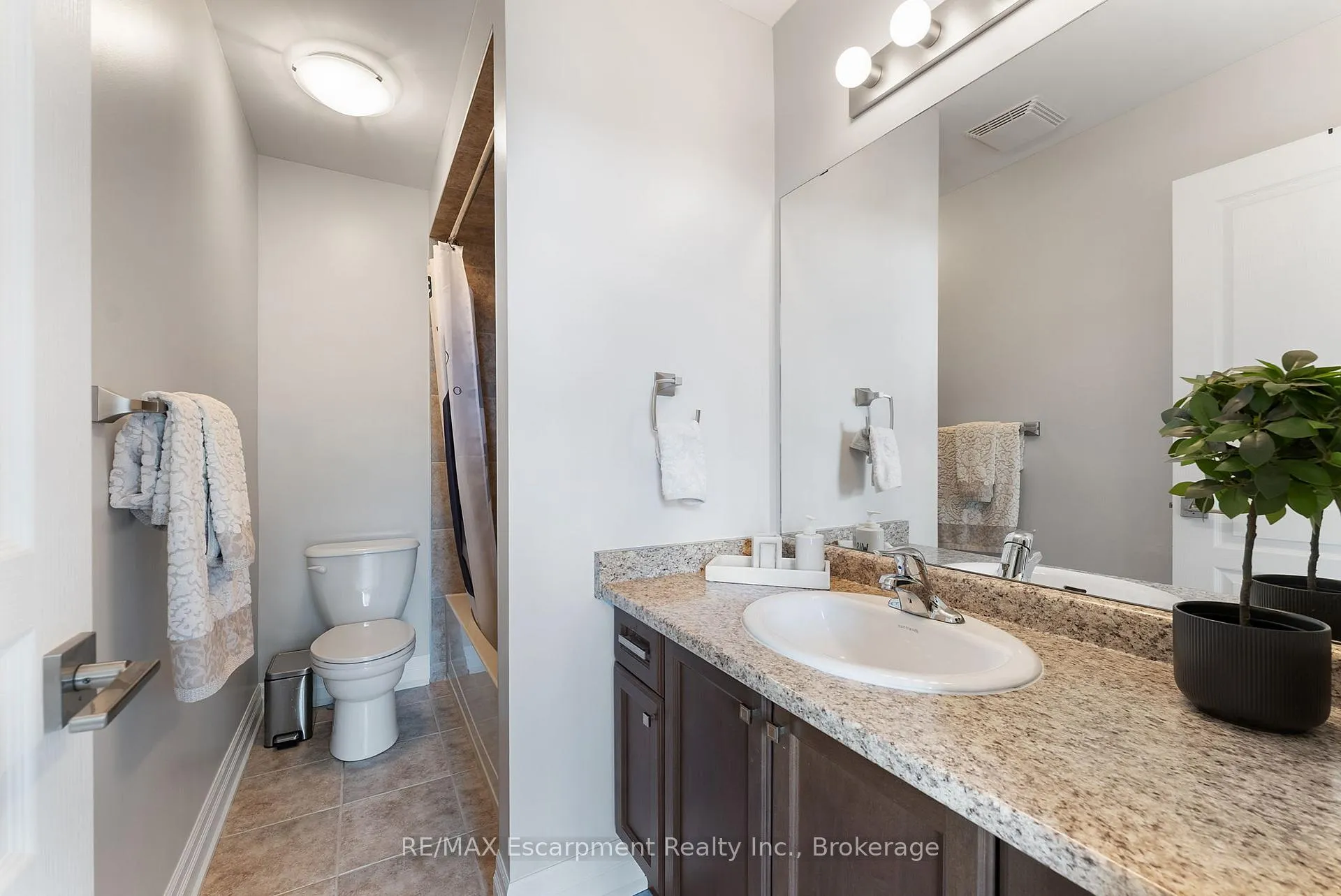 Photo 22 of 160 Penny Lane, Hamilton, Stoney Creek Mountain — HOMEH