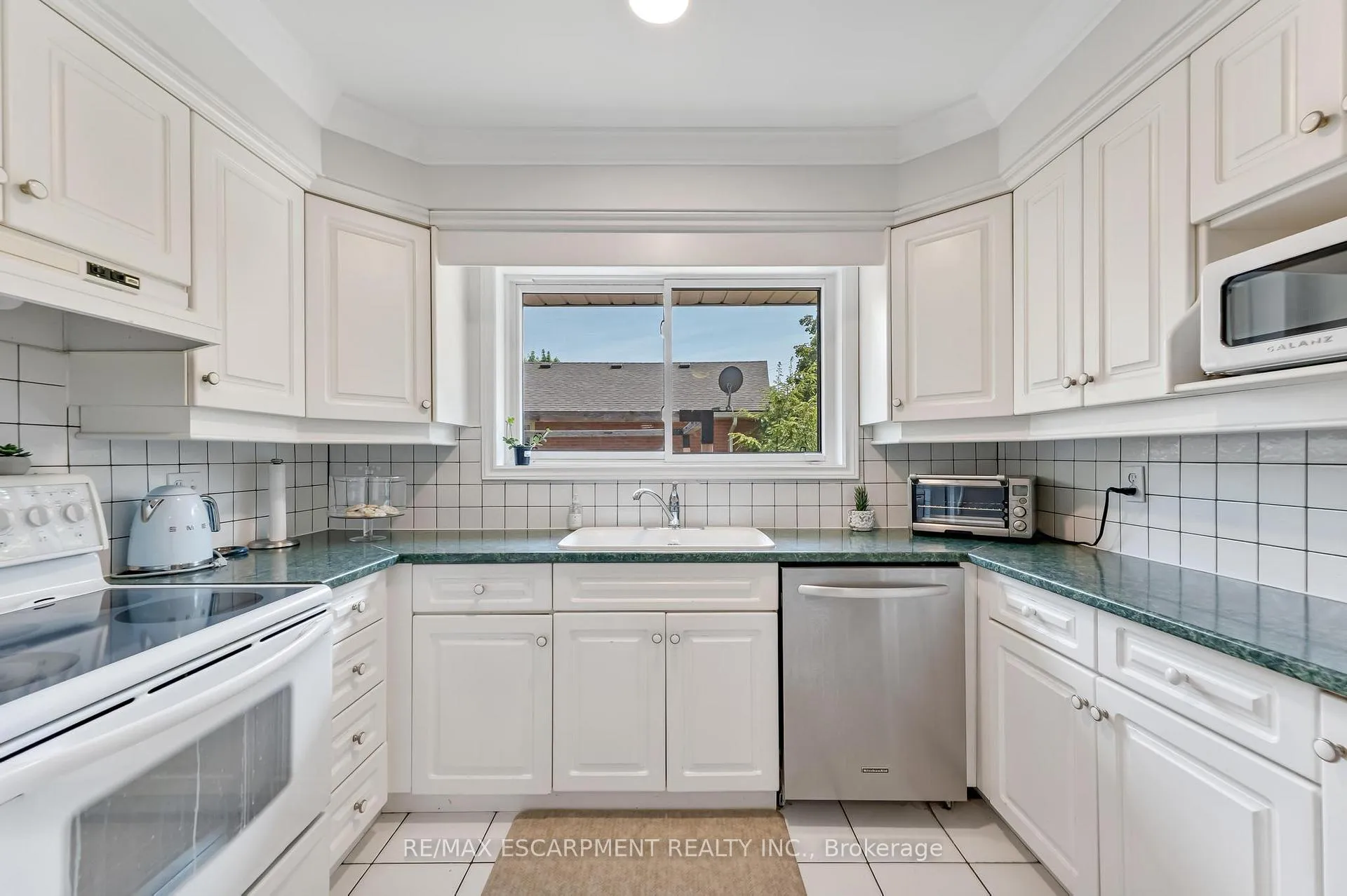 Photo 11 of 63 West 25th Street, Hamilton, Westcliffe — HOMEH