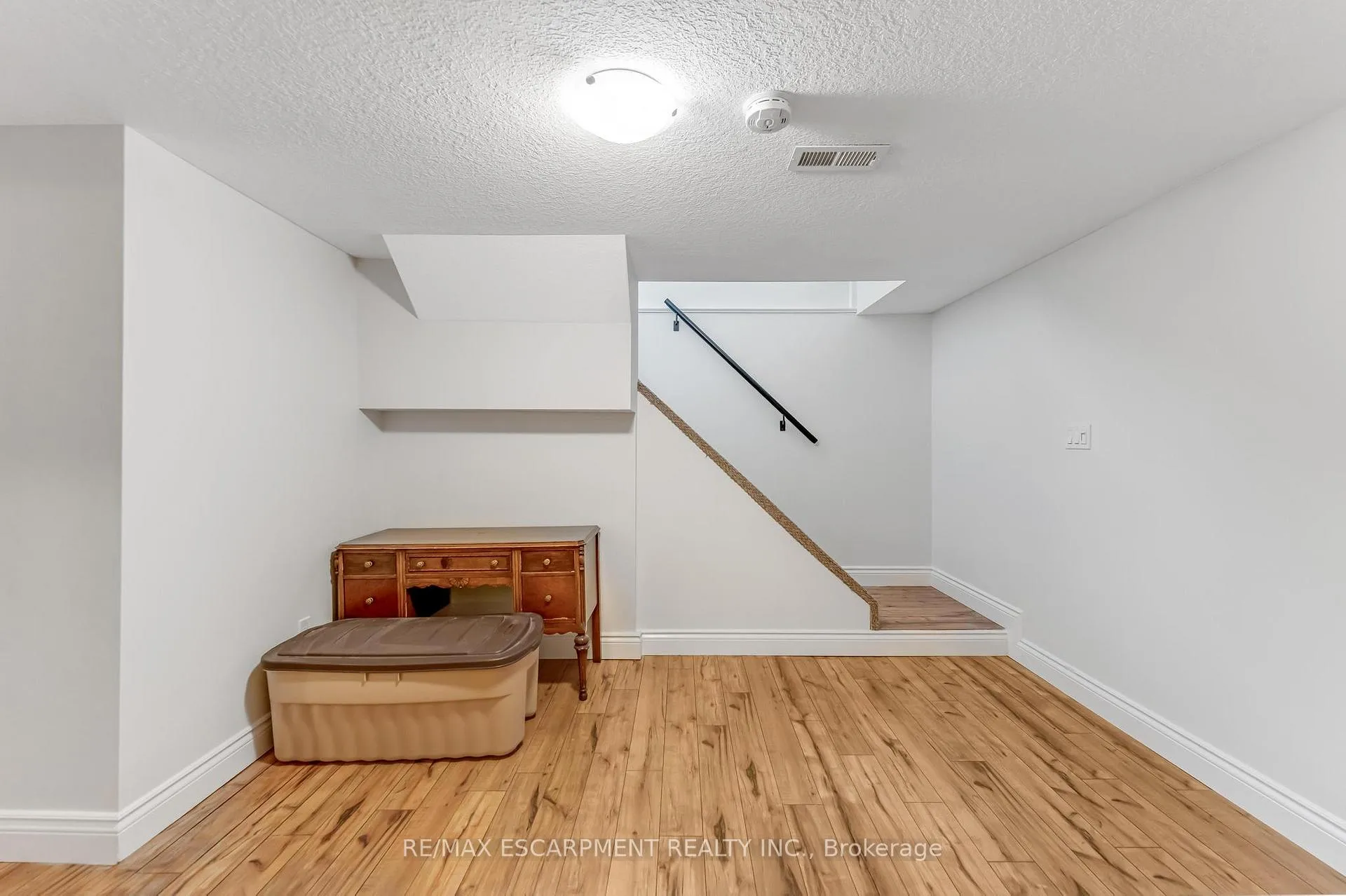 Photo 23 of 63 West 25th Street, Hamilton, Westcliffe — HOMEH