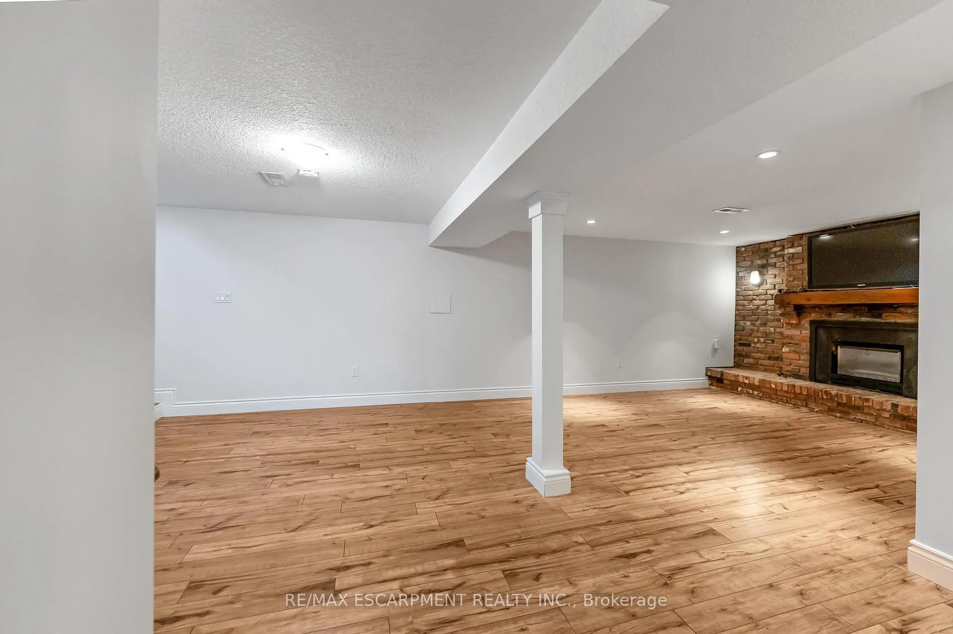 Photo 26 of 63 West 25th Street, Hamilton, Westcliffe — HOMEH