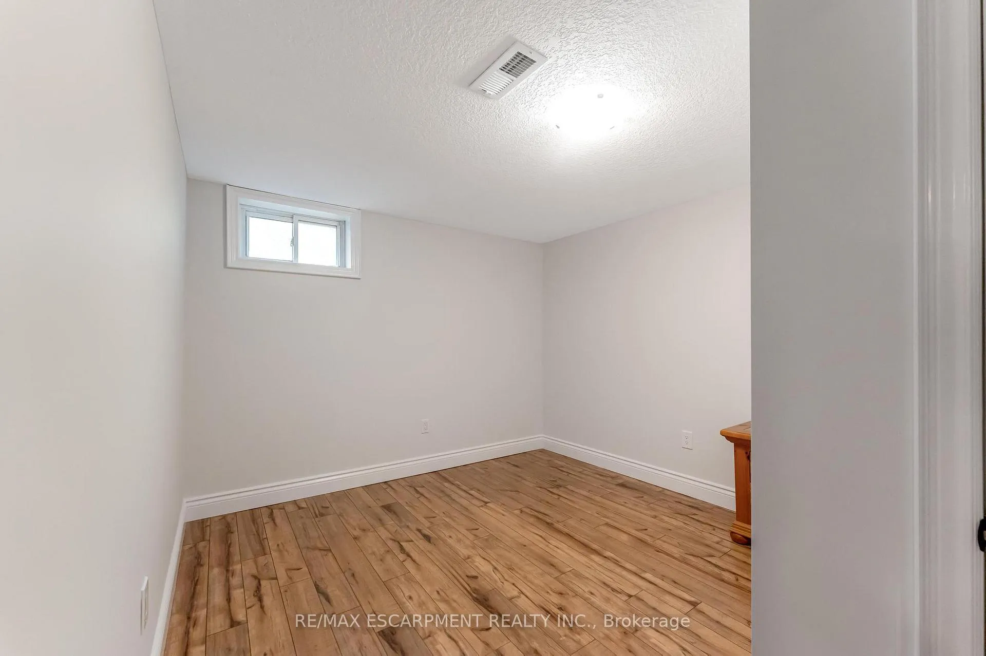 Photo 28 of 63 West 25th Street, Hamilton, Westcliffe — HOMEH