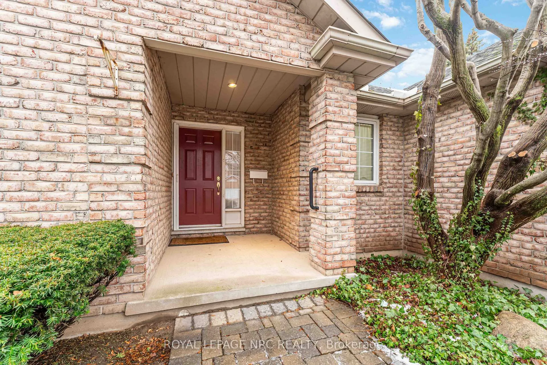 Photo 4 of 5985 Mountaingate Drive, Niagara Falls, Church's Lane — HOMEH