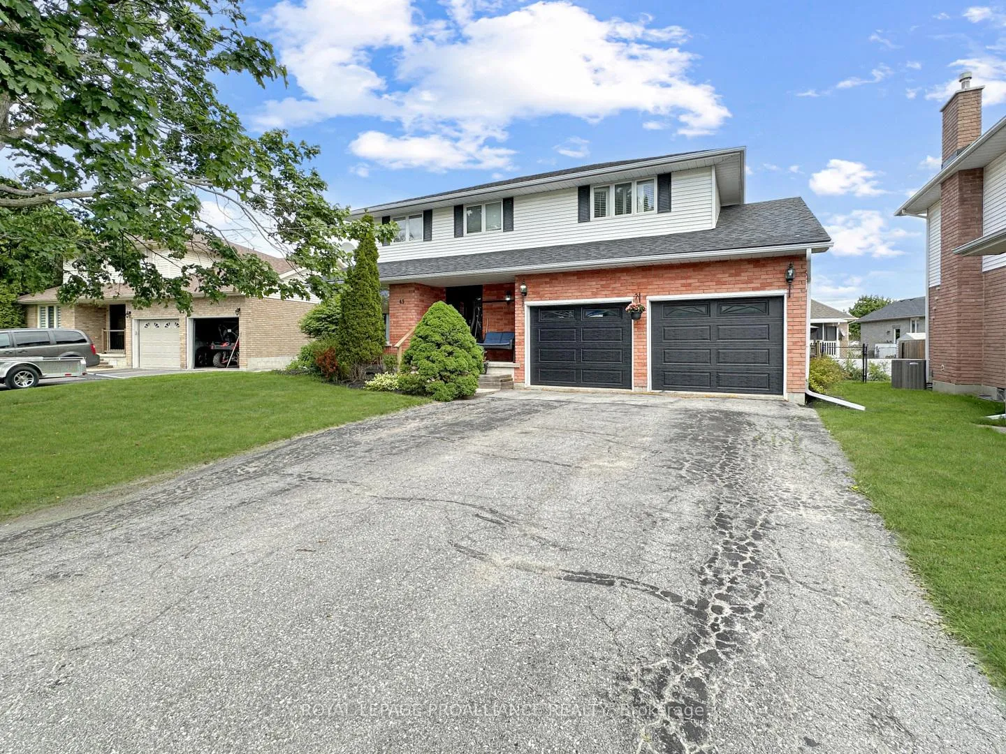 Photo 2 of 43 Dungannon Drive, Belleville, Belleville Ward — HOMEH