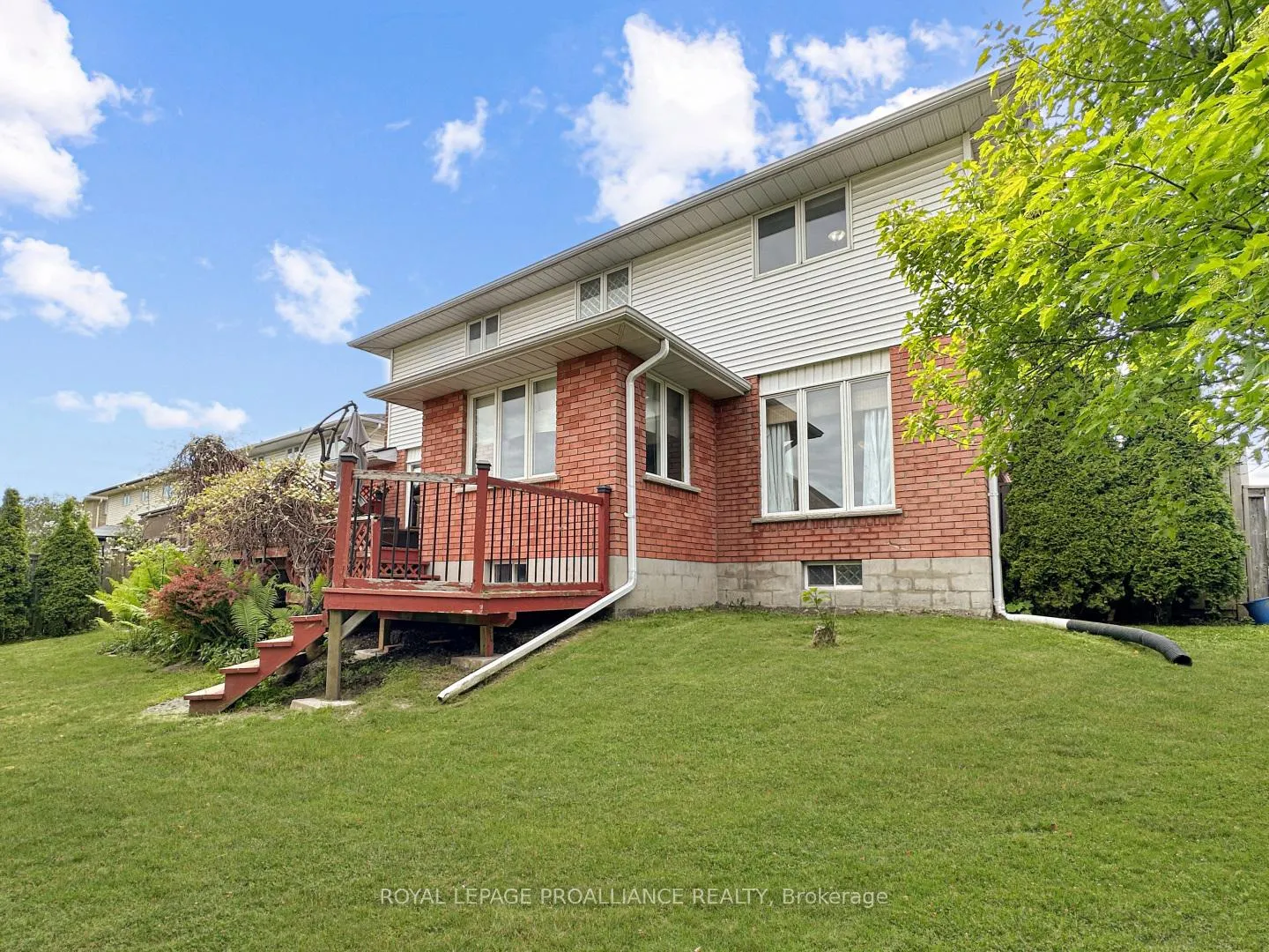 Photo 3 of 43 Dungannon Drive, Belleville, Belleville Ward — HOMEH