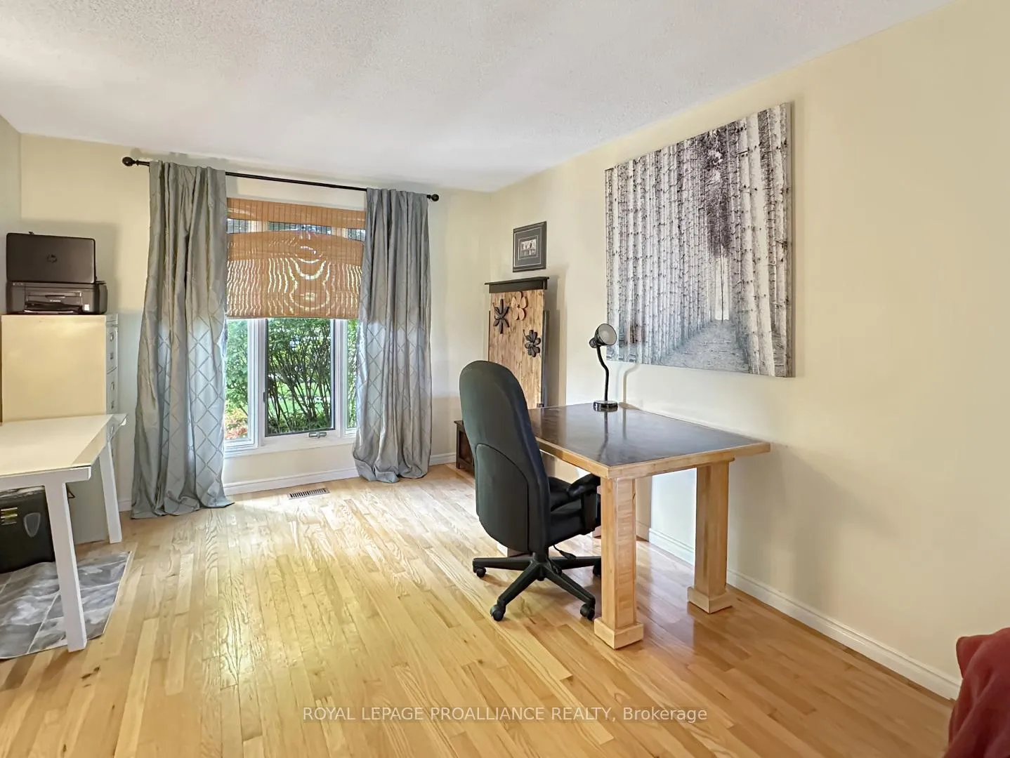 Photo 8 of 43 Dungannon Drive, Belleville, Belleville Ward — HOMEH