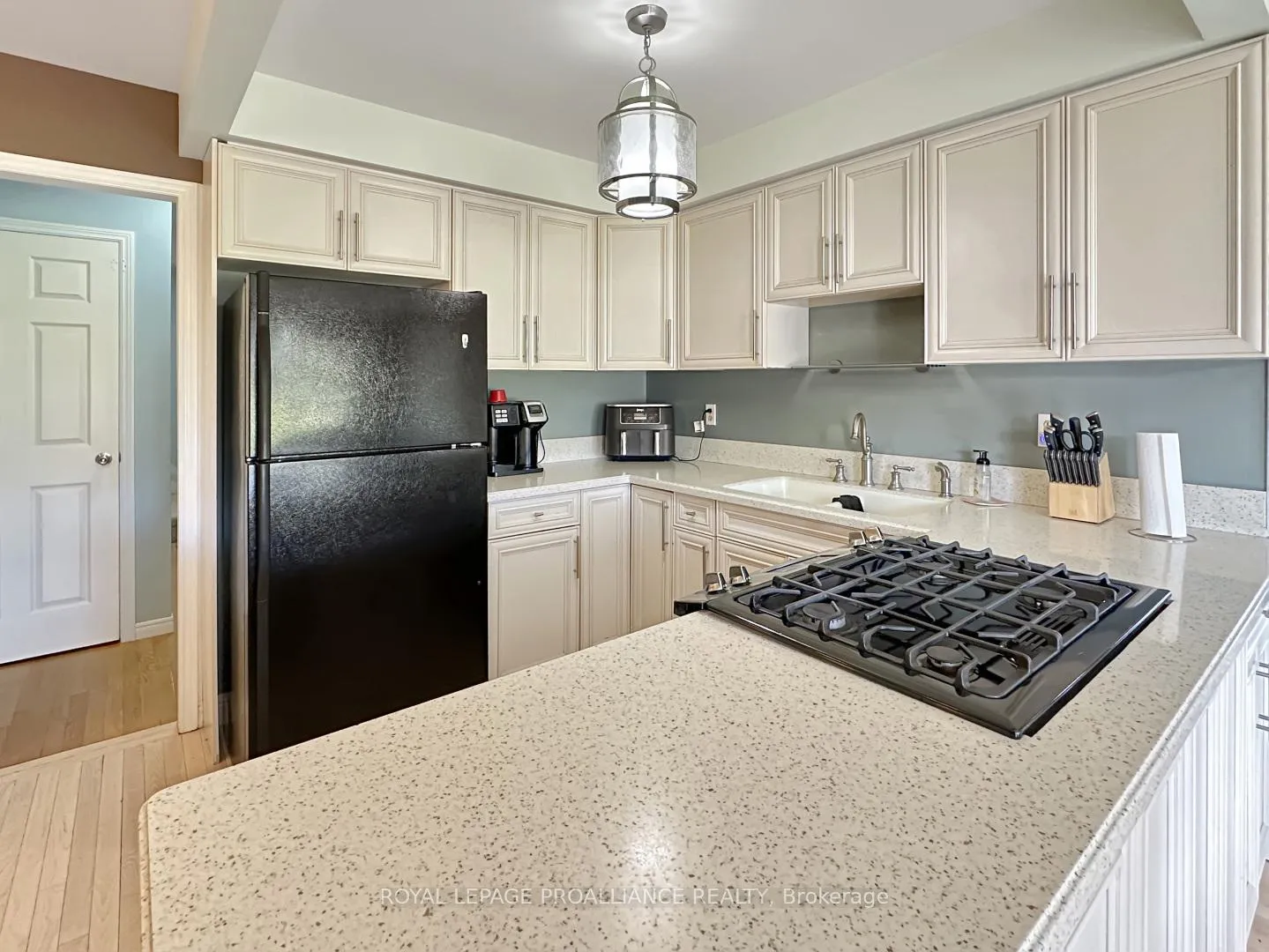 Photo 15 of 43 Dungannon Drive, Belleville, Belleville Ward — HOMEH