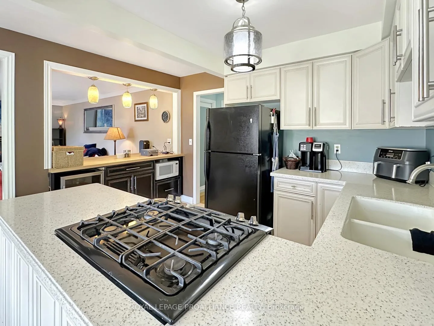 Photo 16 of 43 Dungannon Drive, Belleville, Belleville Ward — HOMEH
