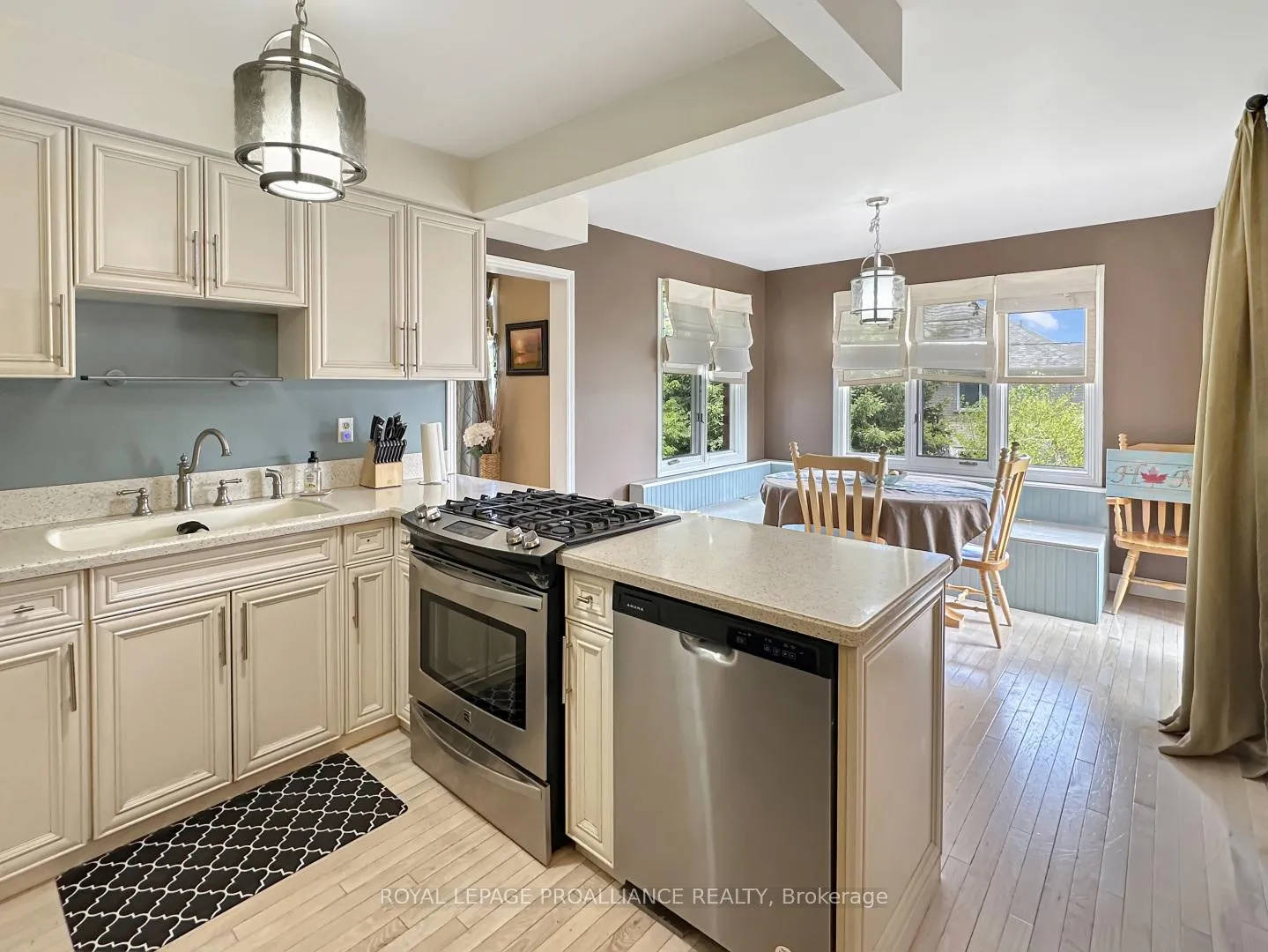 Photo 17 of 43 Dungannon Drive, Belleville, Belleville Ward — HOMEH