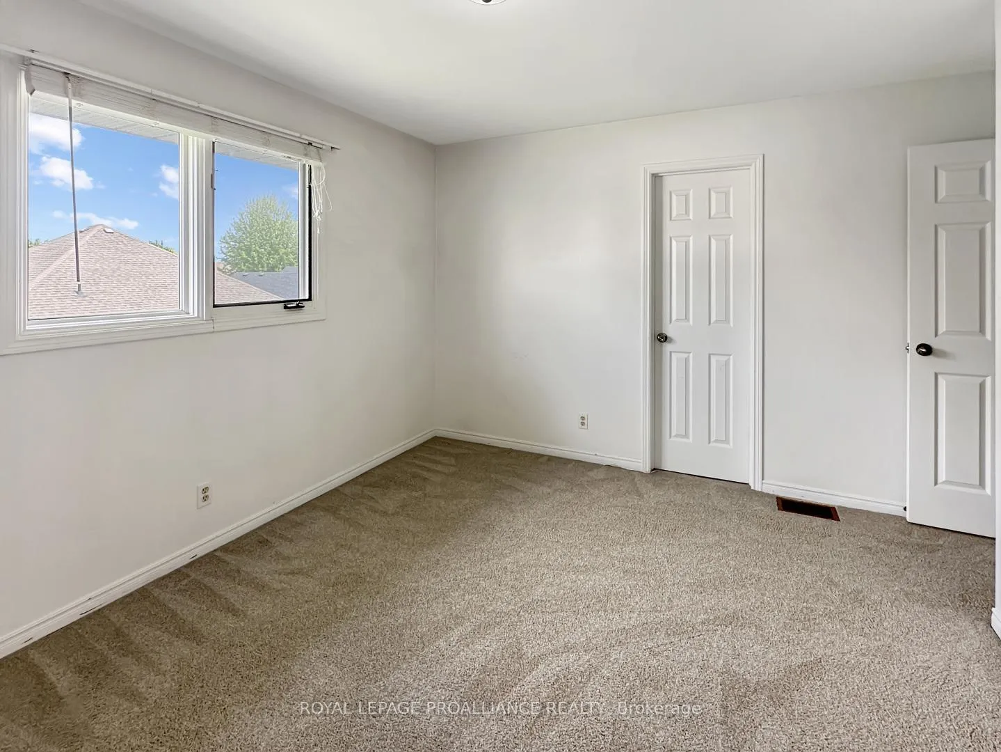 Photo 34 of 43 Dungannon Drive, Belleville, Belleville Ward — HOMEH