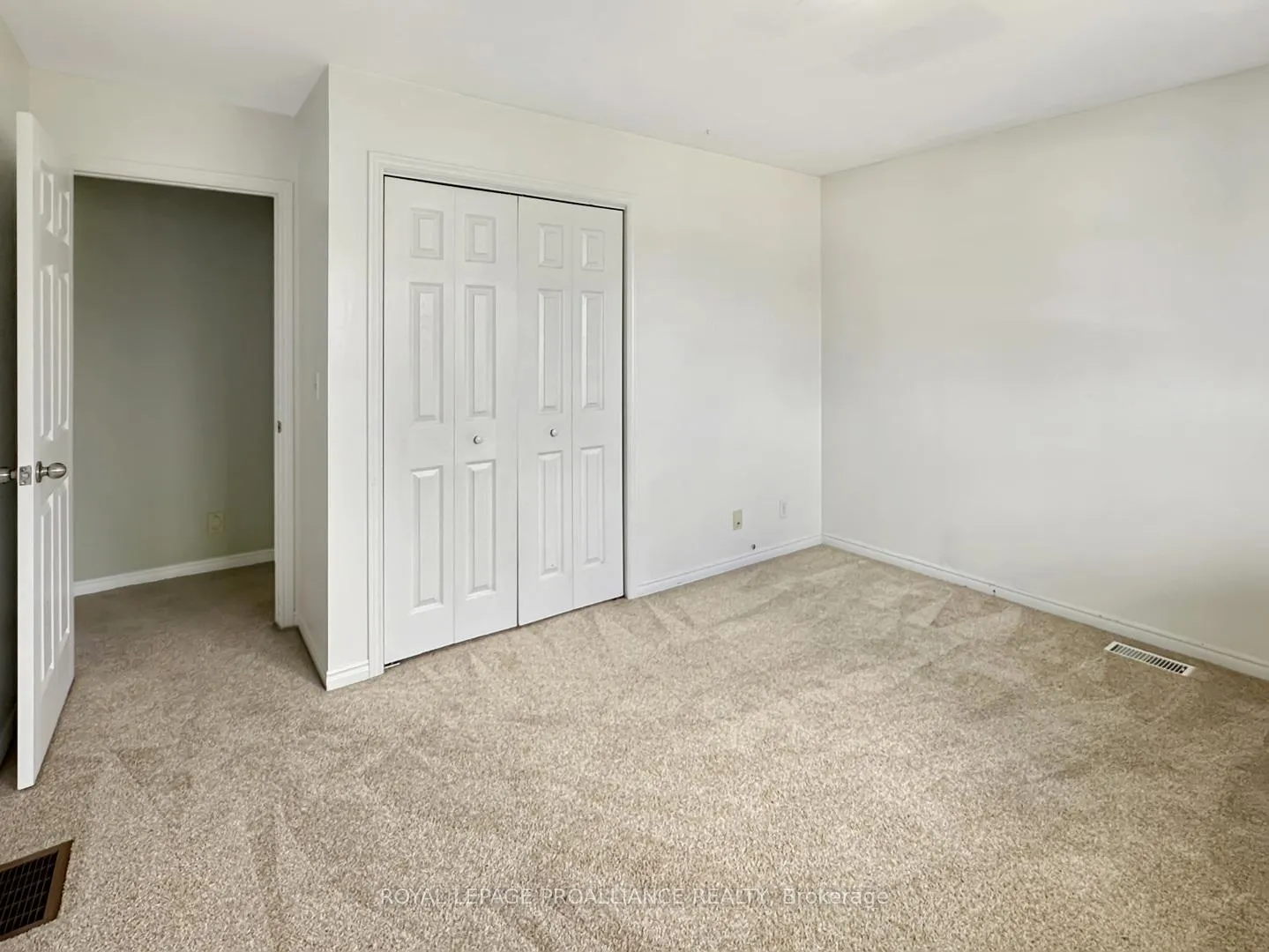 Photo 35 of 43 Dungannon Drive, Belleville, Belleville Ward — HOMEH
