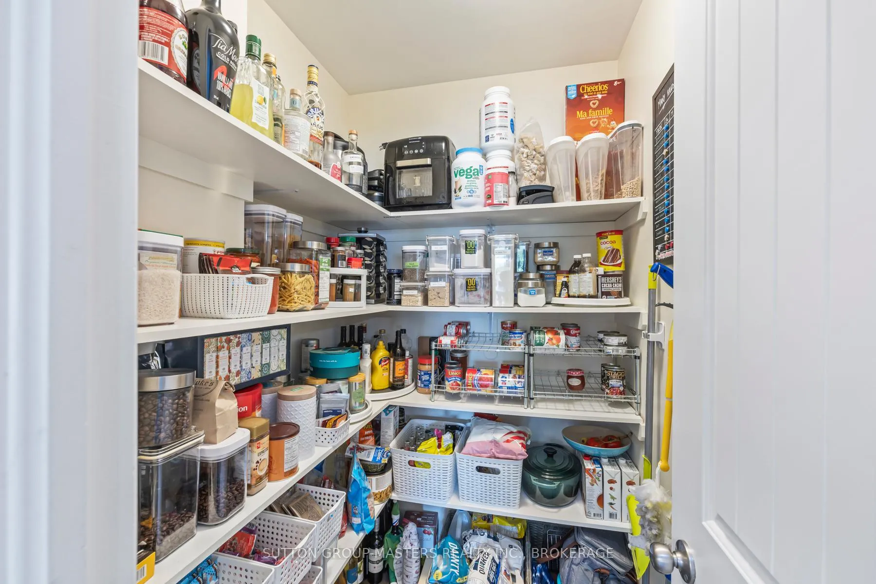 Photo 10 of 1298 Mazzolin Crescent, Kingston, City Northwest — HOMEH