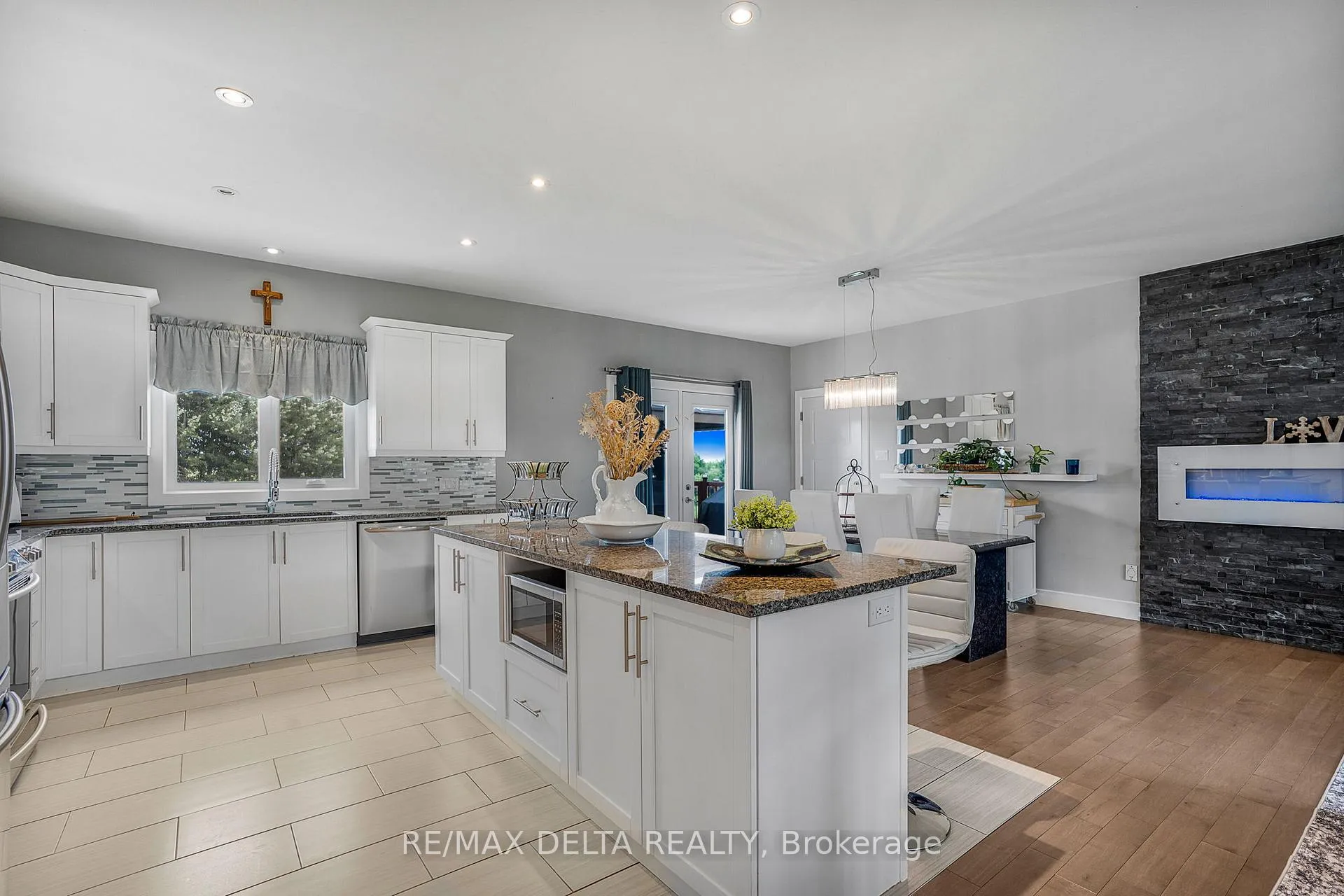 Photo 13 of 1605 St Anne Road, Champlain, Champlain Twp — HOMEH
