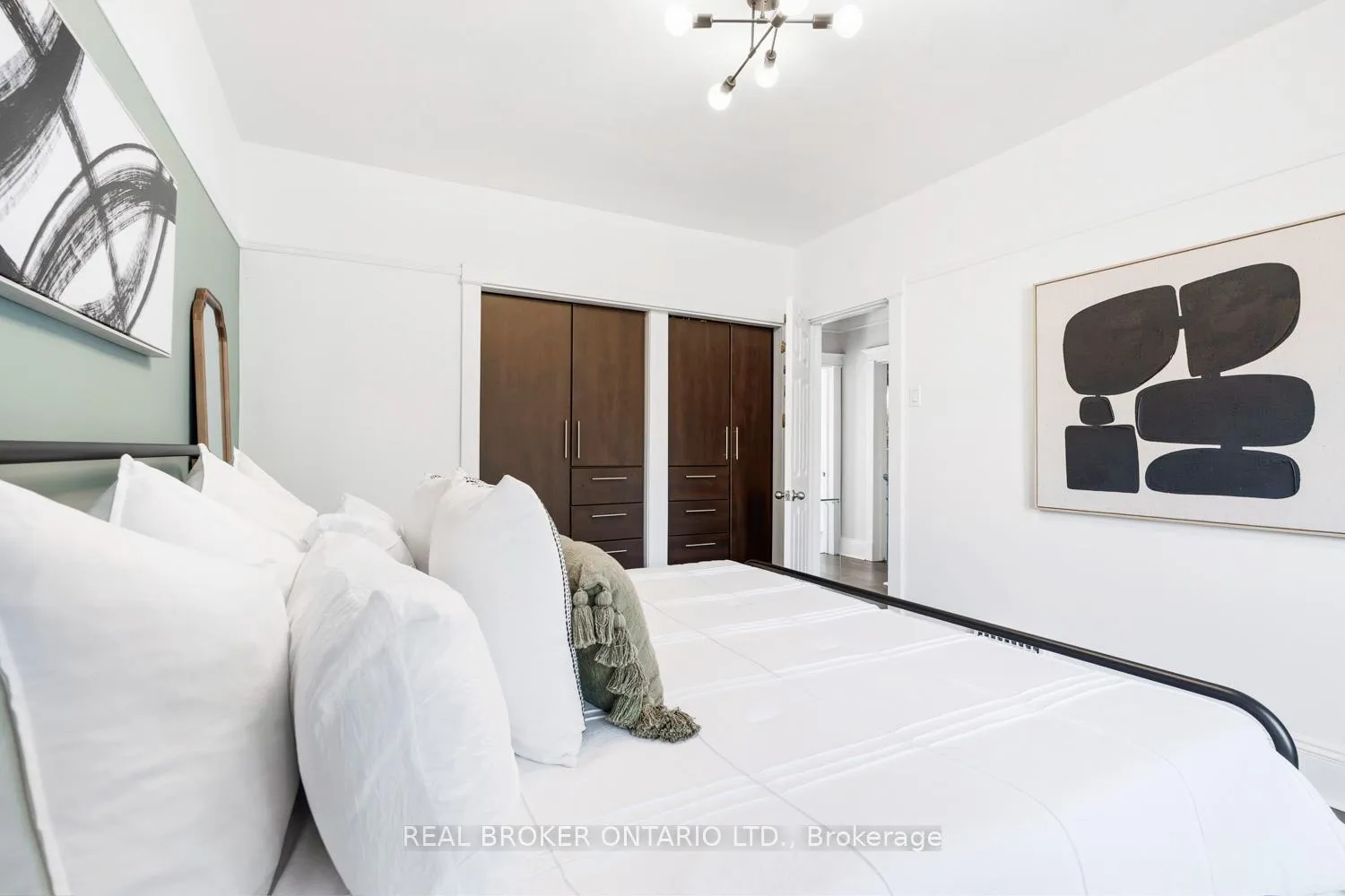 Photo 15 of 7 Juniper Avenue, Toronto, The Beaches — HOMEH