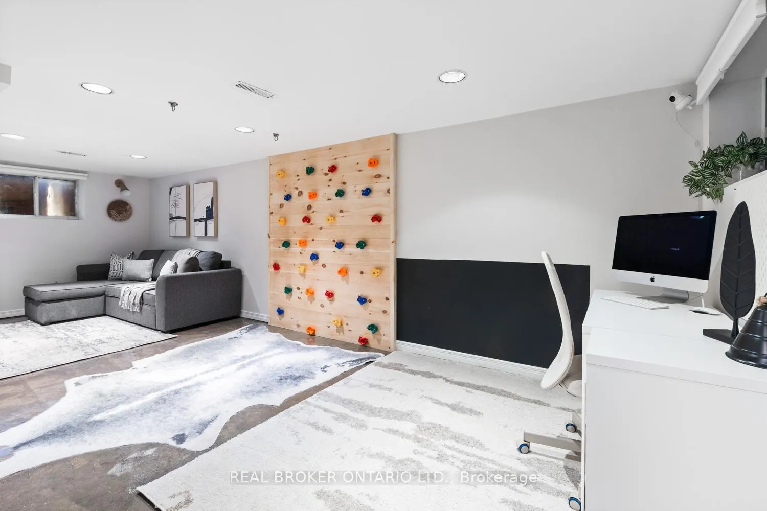 Photo 23 of 7 Juniper Avenue, Toronto, The Beaches — HOMEH