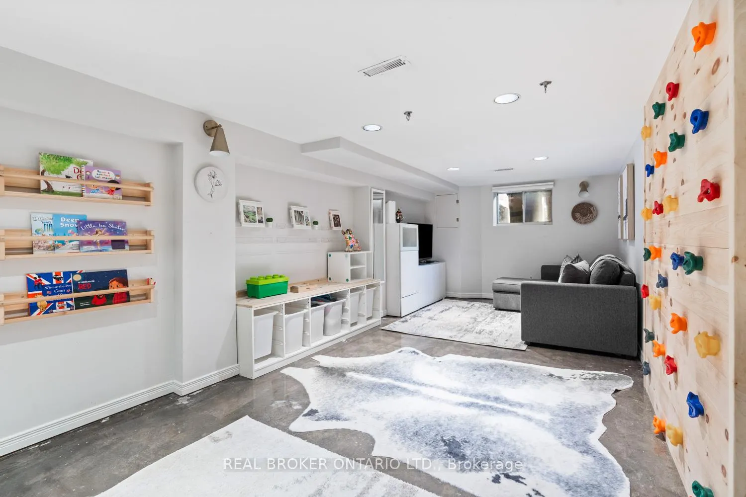 Photo 24 of 7 Juniper Avenue, Toronto, The Beaches — HOMEH
