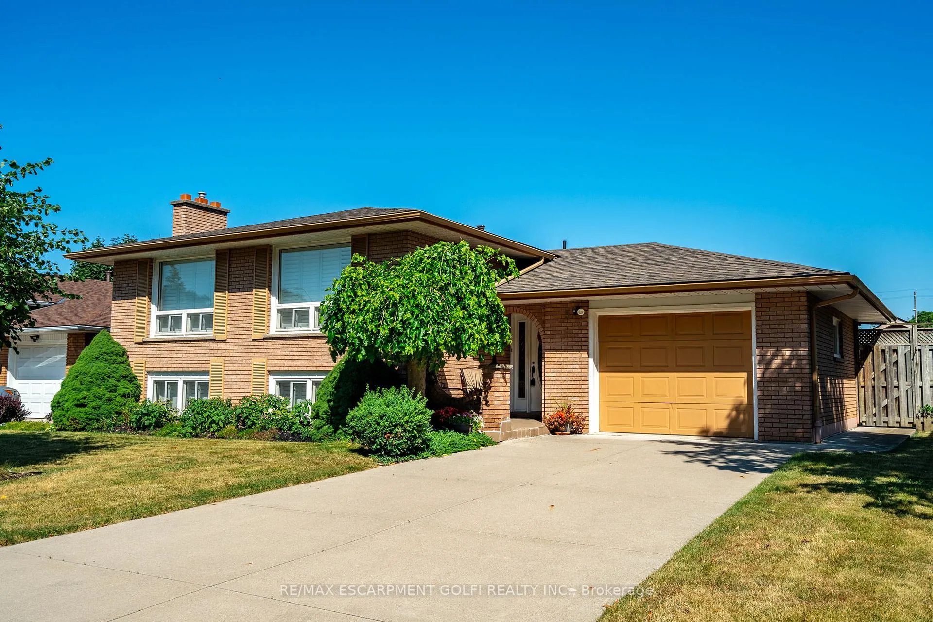 Photo 1 of 5 Rouge Hill Court, Hamilton, Red Hill — HOMEH