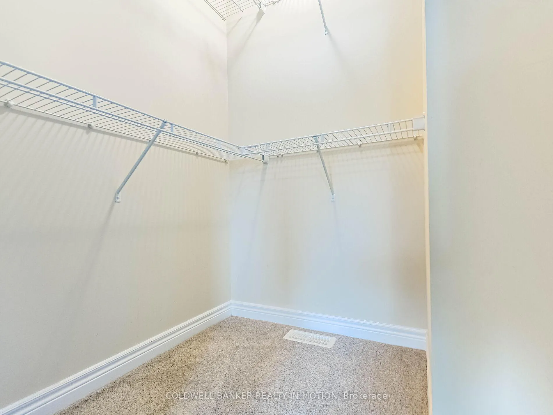 Photo 32 of 1 Gorman Ct Centre, Guelph, Willow West/Sugarbush/West Acres — HOMEH