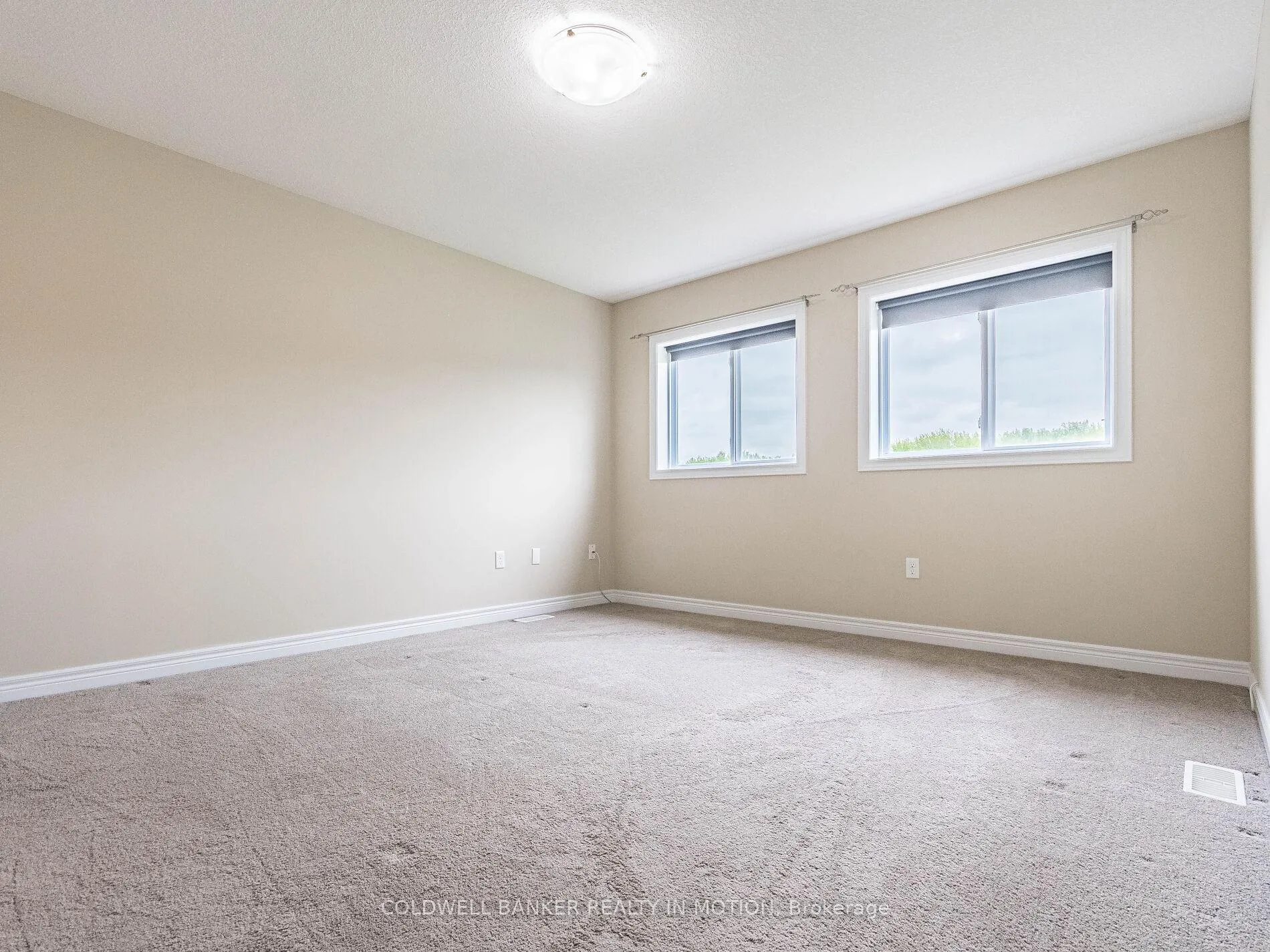 Photo 36 of 1 Gorman Ct Centre, Guelph, Willow West/Sugarbush/West Acres — HOMEH