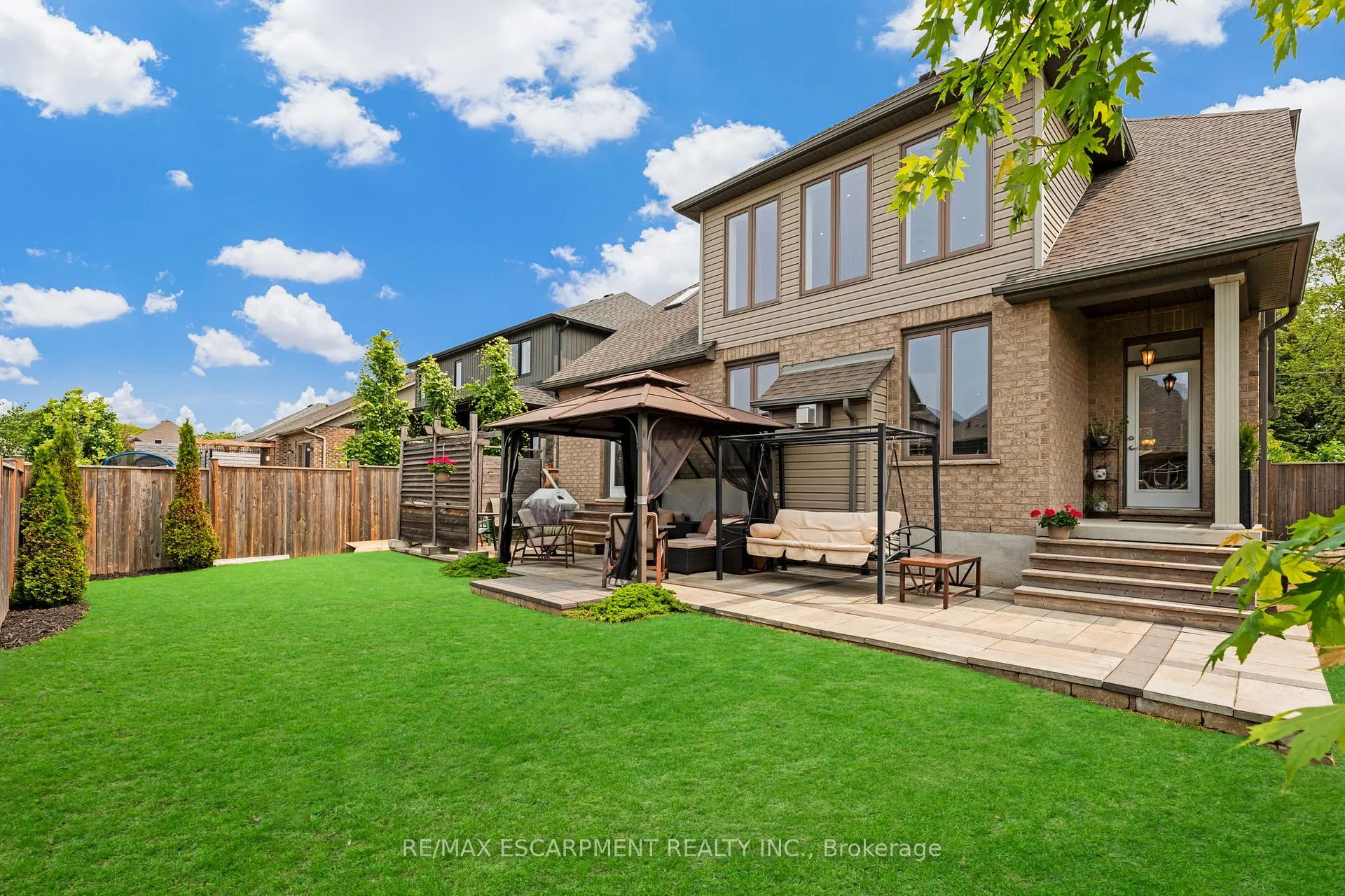 Photo 3 of 1528 Haist Street, Pelham, Fonthill — HOMEH