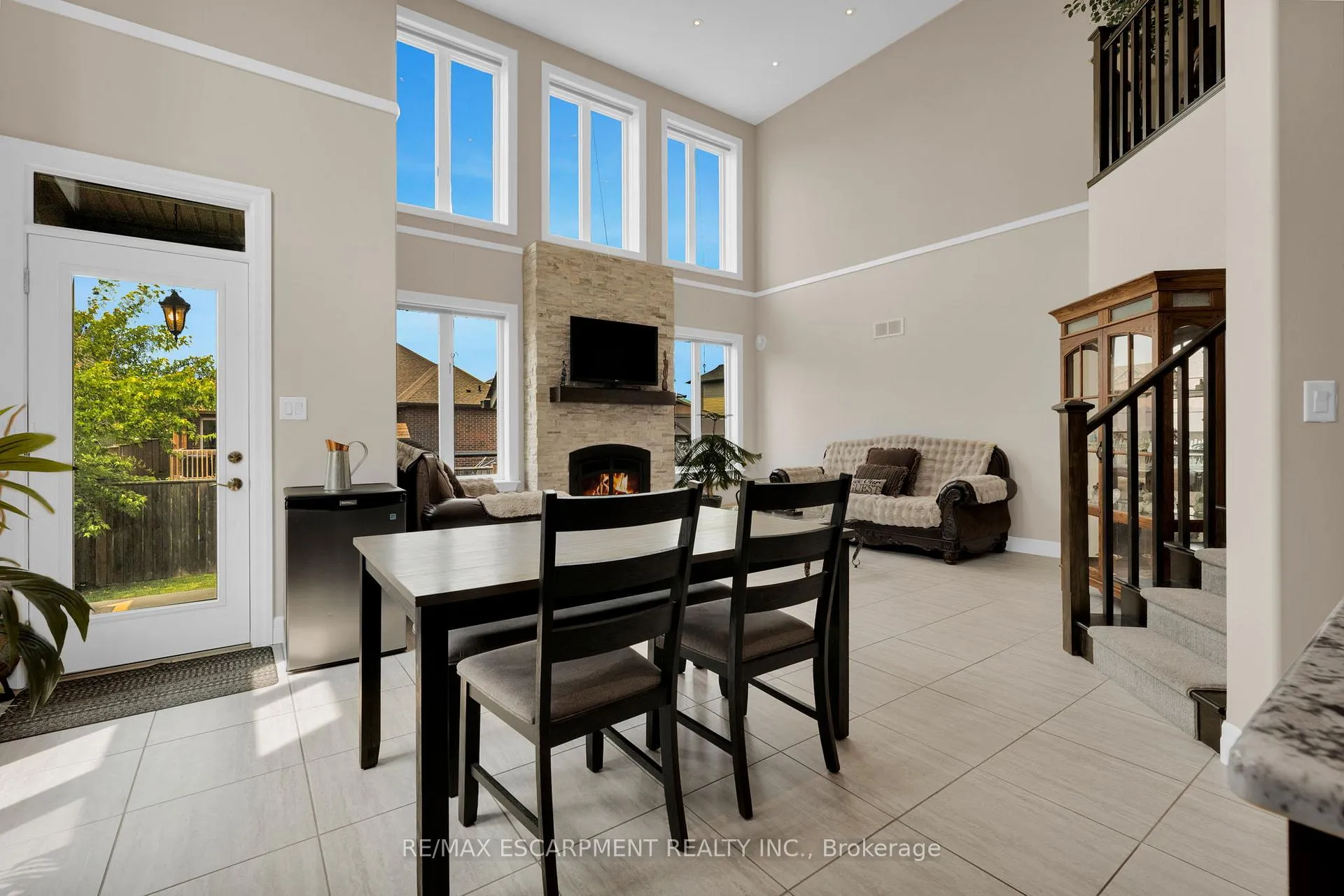 Photo 11 of 1528 Haist Street, Pelham, Fonthill — HOMEH