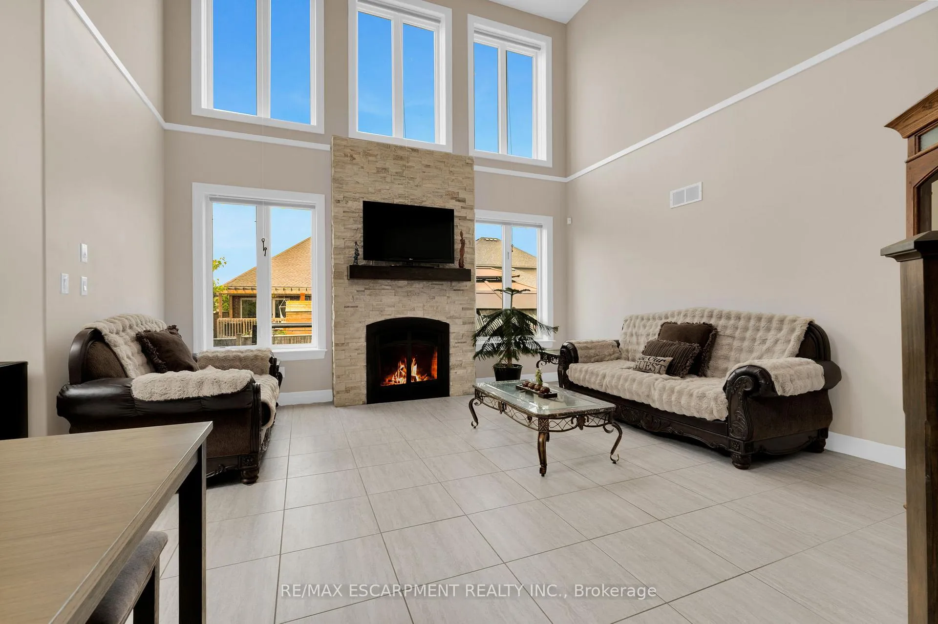 Photo 12 of 1528 Haist Street, Pelham, Fonthill — HOMEH