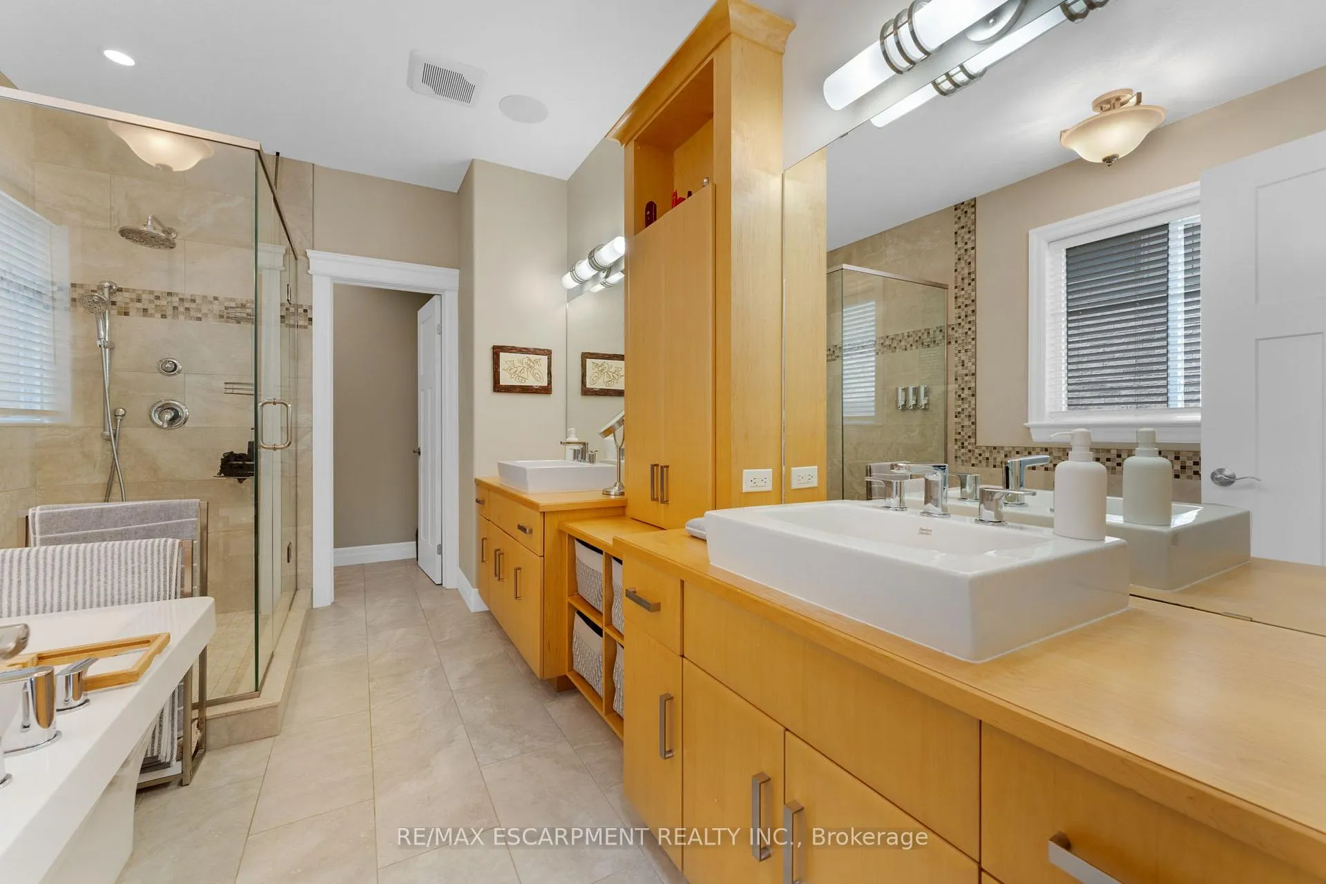 Photo 15 of 1528 Haist Street, Pelham, Fonthill — HOMEH