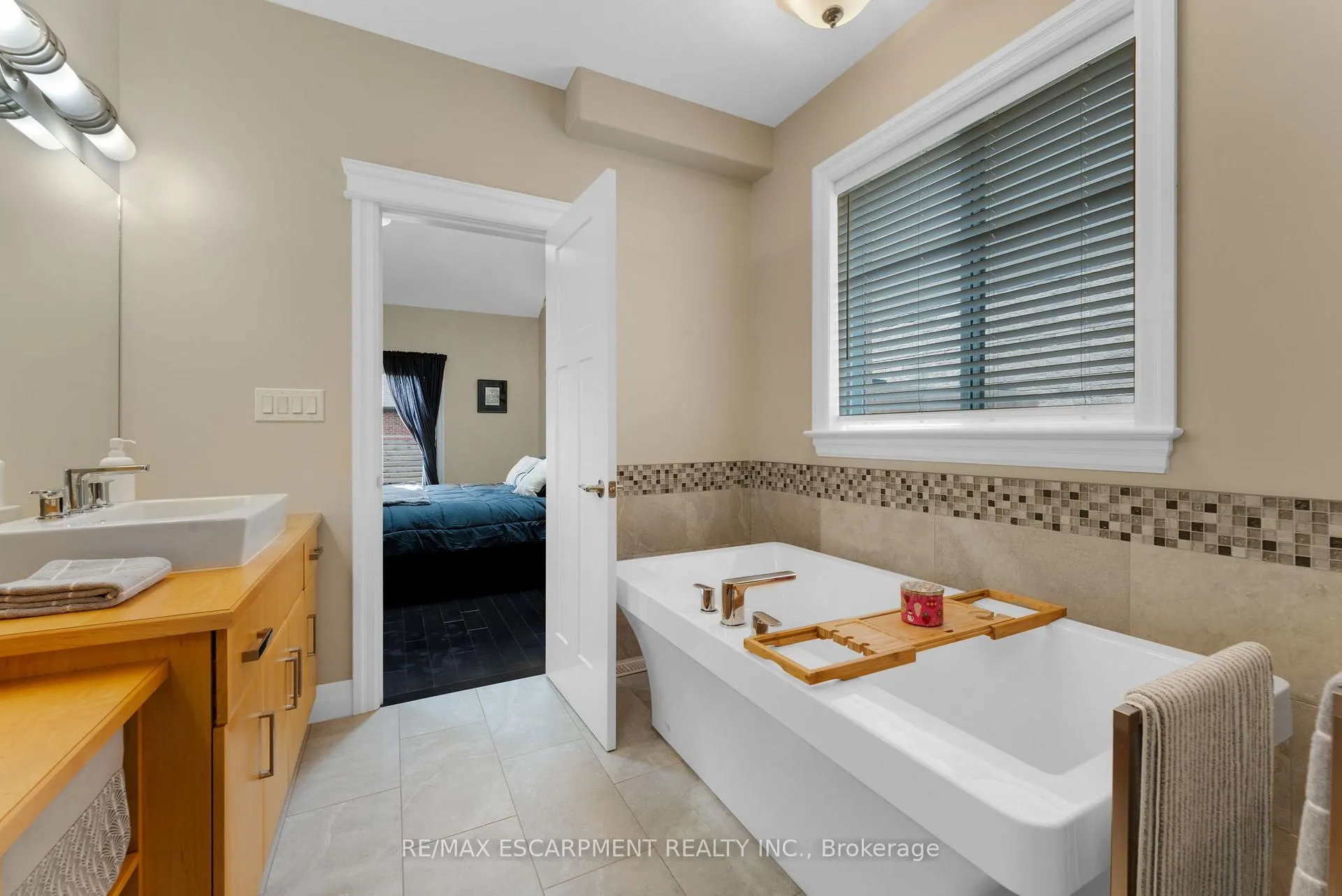 Photo 16 of 1528 Haist Street, Pelham, Fonthill — HOMEH