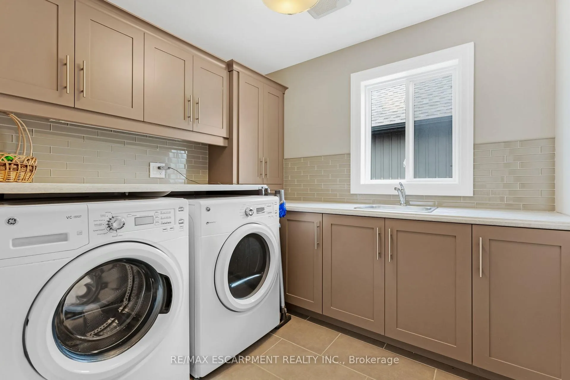 Photo 26 of 1528 Haist Street, Pelham, Fonthill — HOMEH