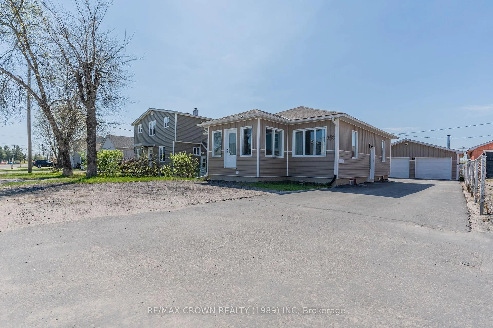 Photo 1 of 40 Cedar Street, Kapuskasing — HOMEH