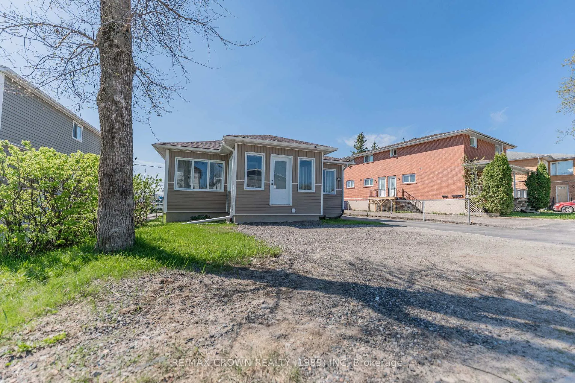 Photo 2 of 40 Cedar Street, Kapuskasing — HOMEH