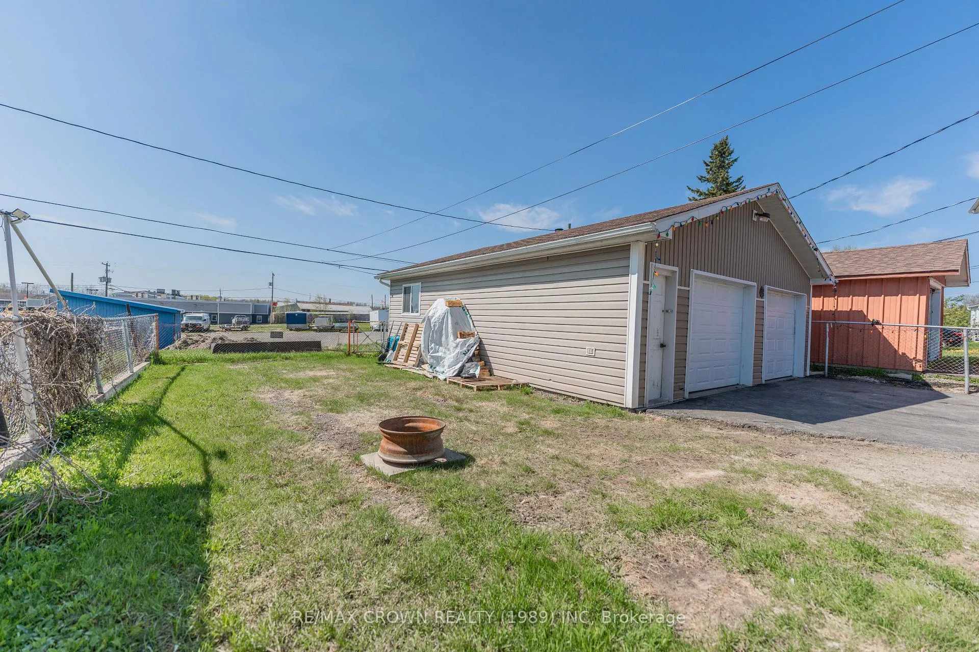 Photo 4 of 40 Cedar Street, Kapuskasing — HOMEH