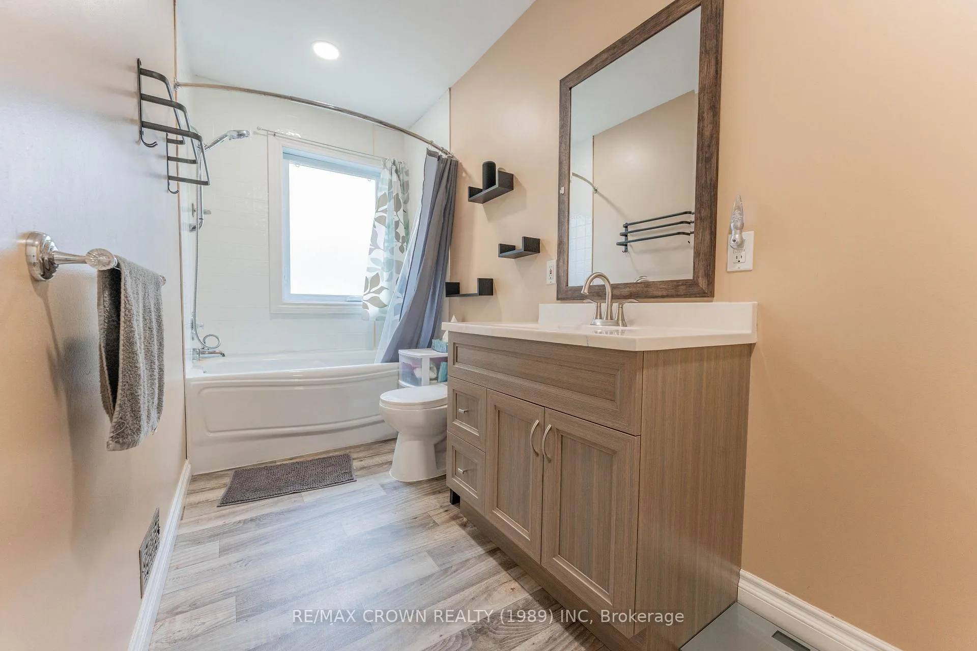 Photo 23 of 40 Cedar Street, Kapuskasing — HOMEH
