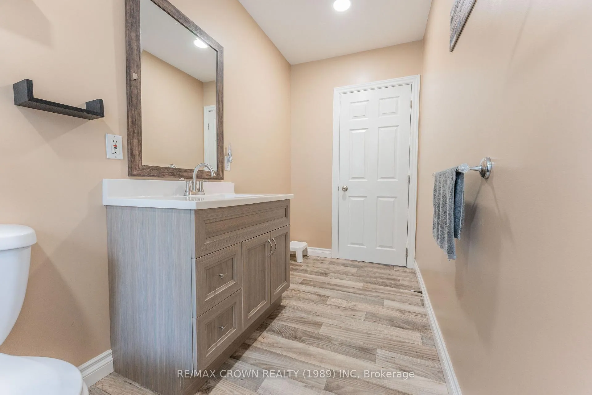 Photo 25 of 40 Cedar Street, Kapuskasing — HOMEH