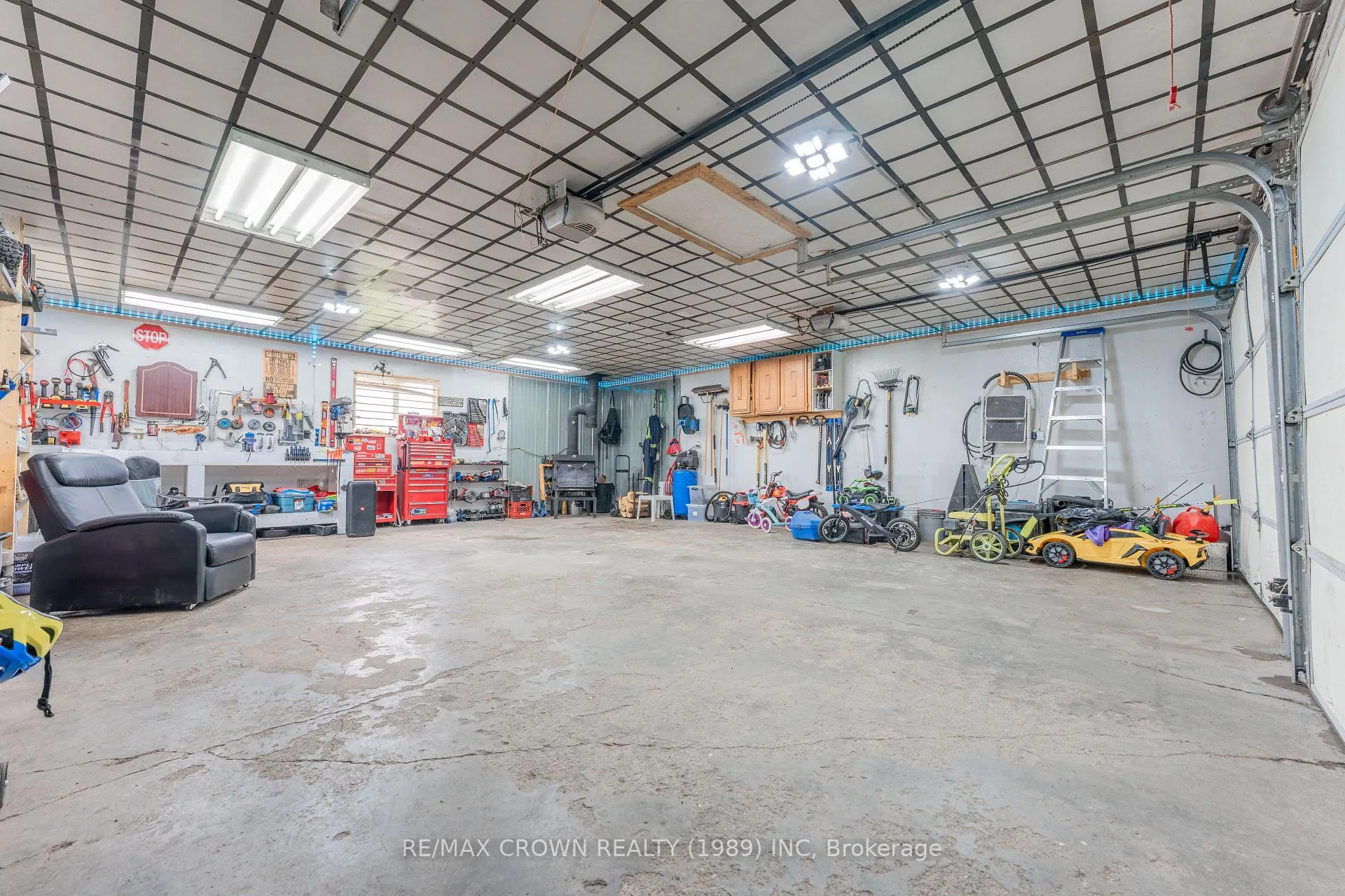 Photo 45 of 40 Cedar Street, Kapuskasing — HOMEH