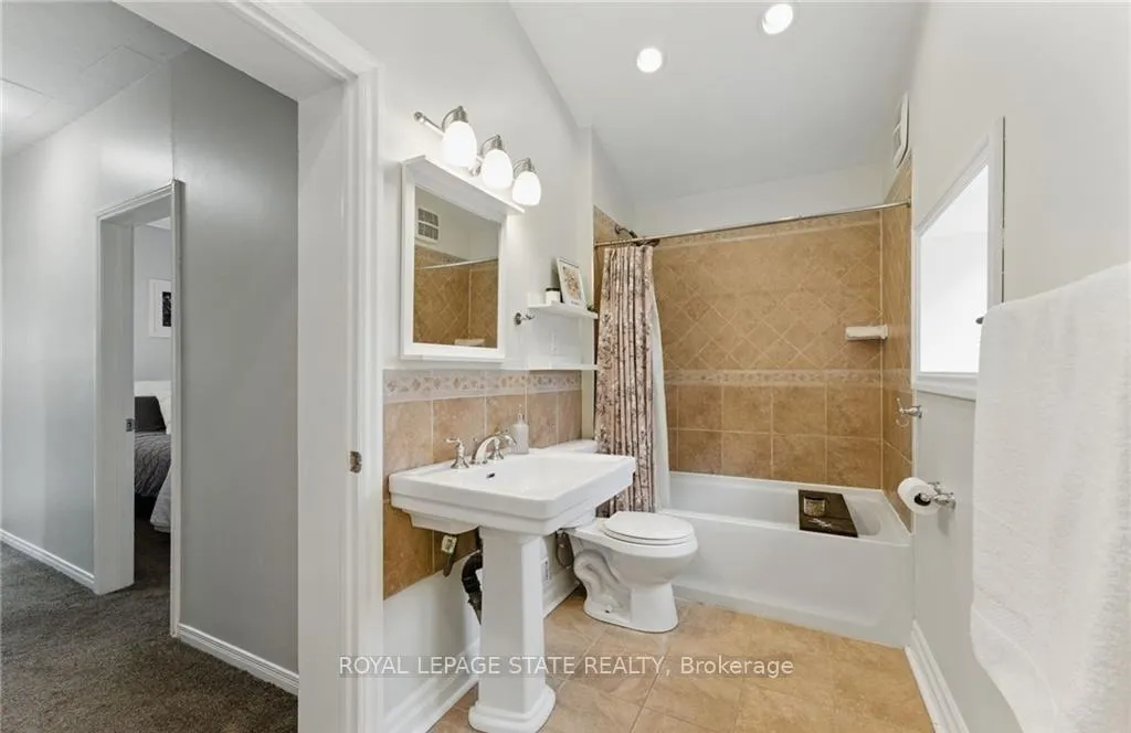 Photo 13 of 91 Aurora Street, Hamilton, Corktown — HOMEH