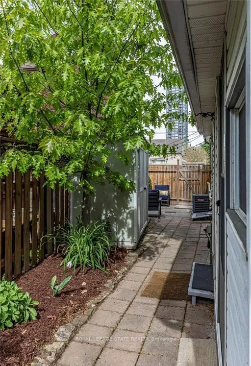 Photo 18 of 91 Aurora Street, Hamilton, Corktown — HOMEH