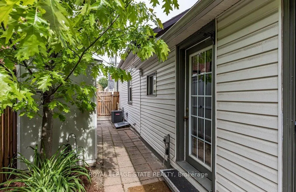 Photo 19 of 91 Aurora Street, Hamilton, Corktown — HOMEH