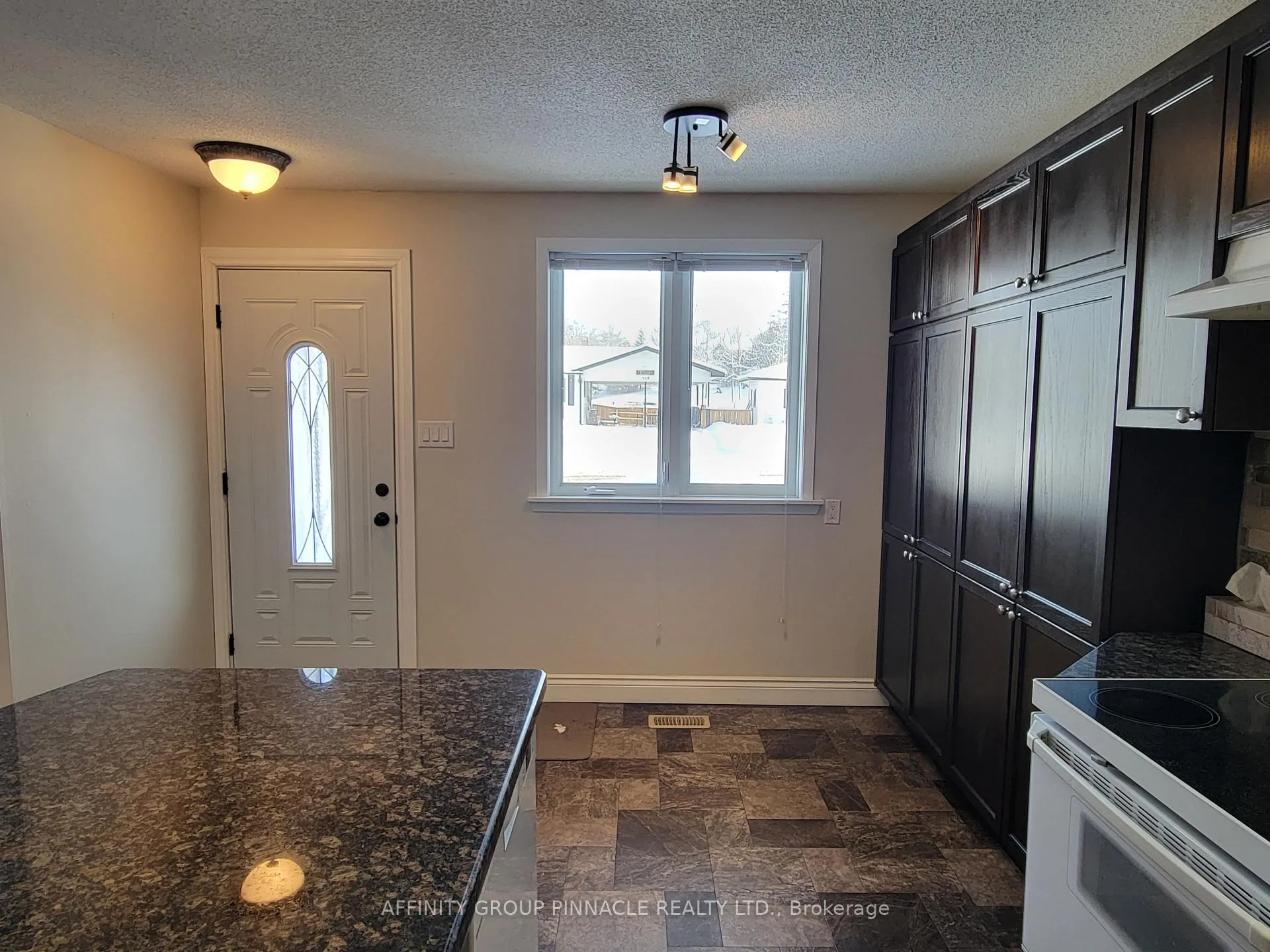 Photo 11 of 524 Sarah Street, Brock, Beaverton — HOMEH