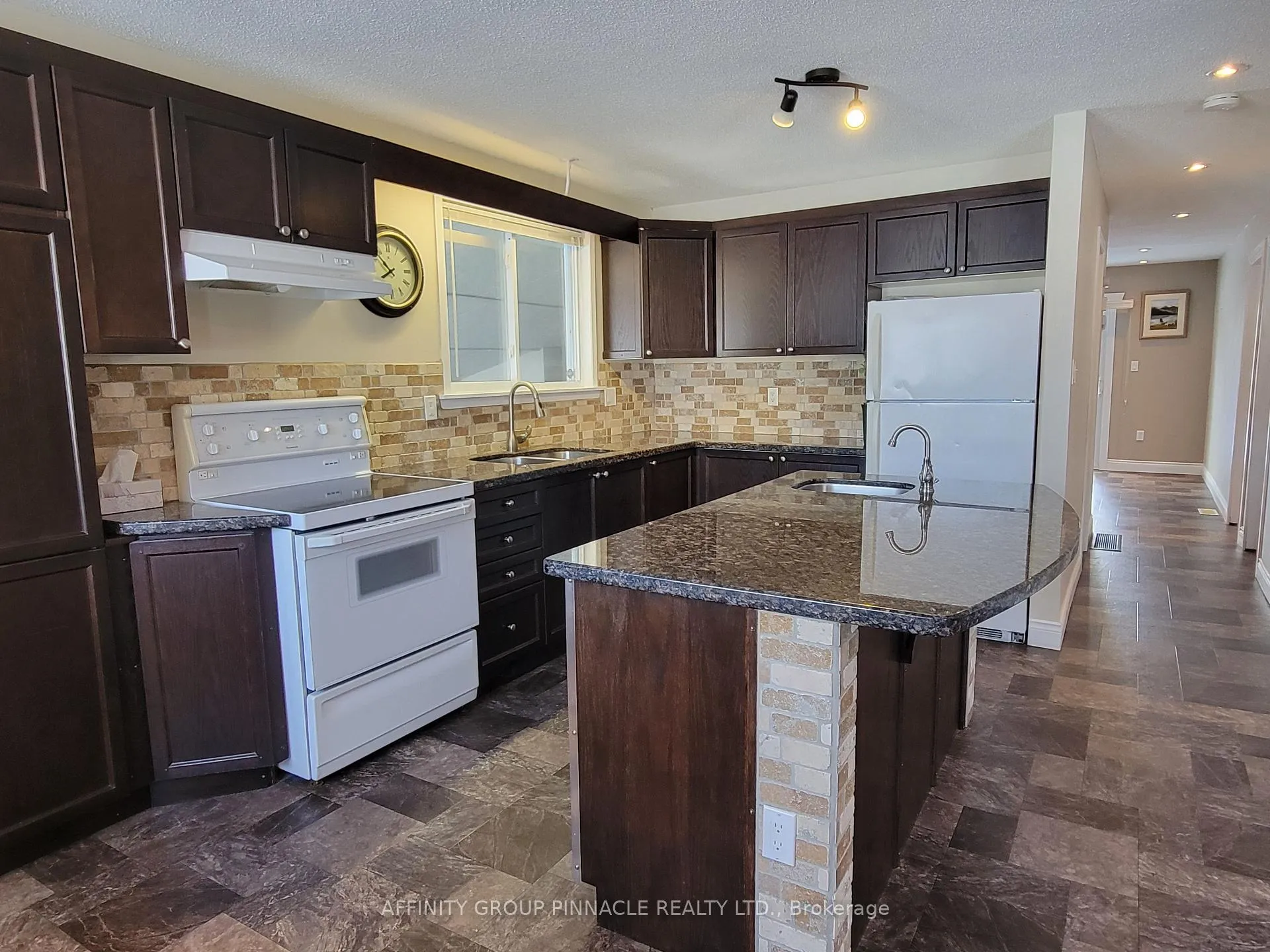 Photo 13 of 524 Sarah Street, Brock, Beaverton — HOMEH