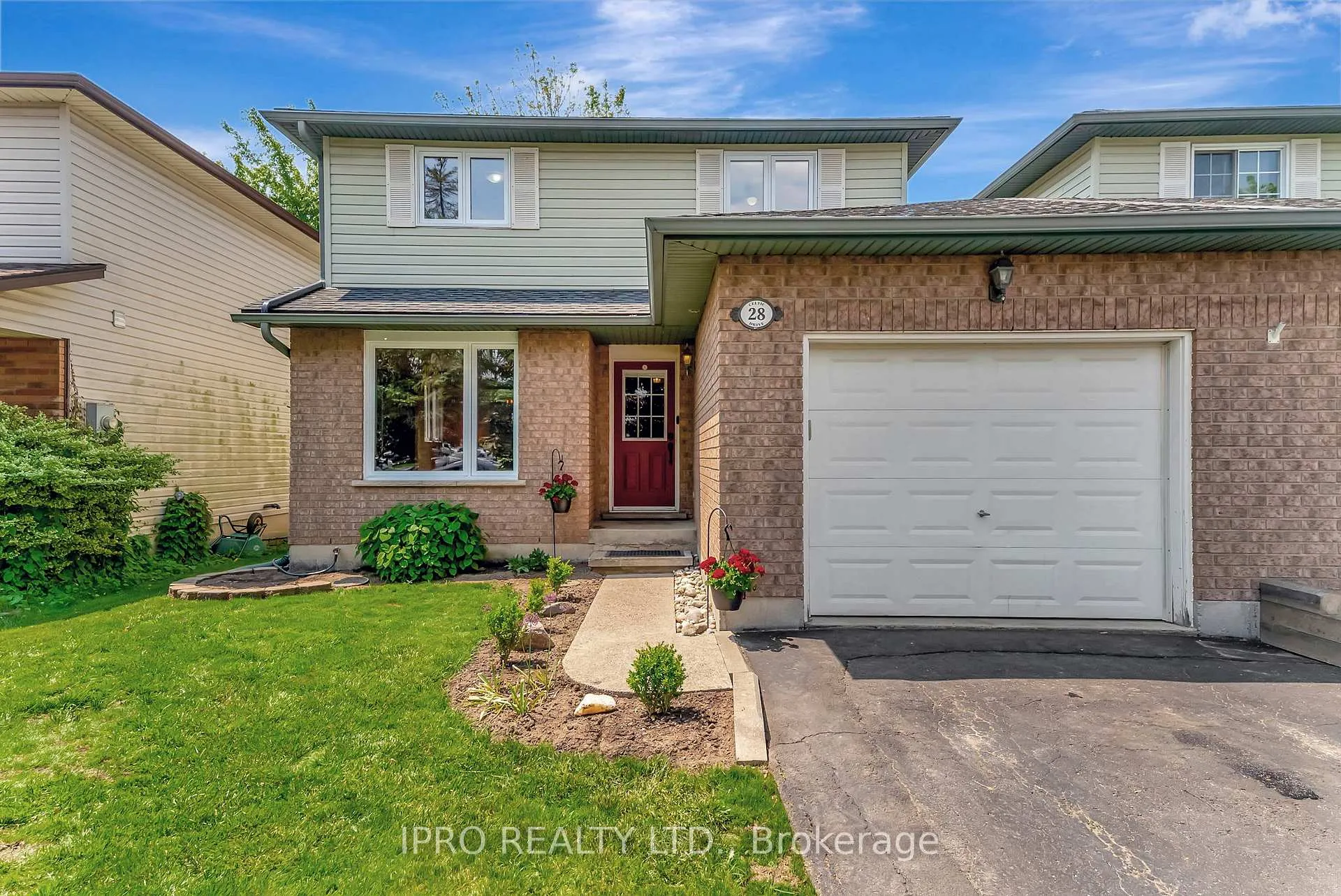 Photo 2 of 28 Celtic Drive, Haldimand — HOMEH