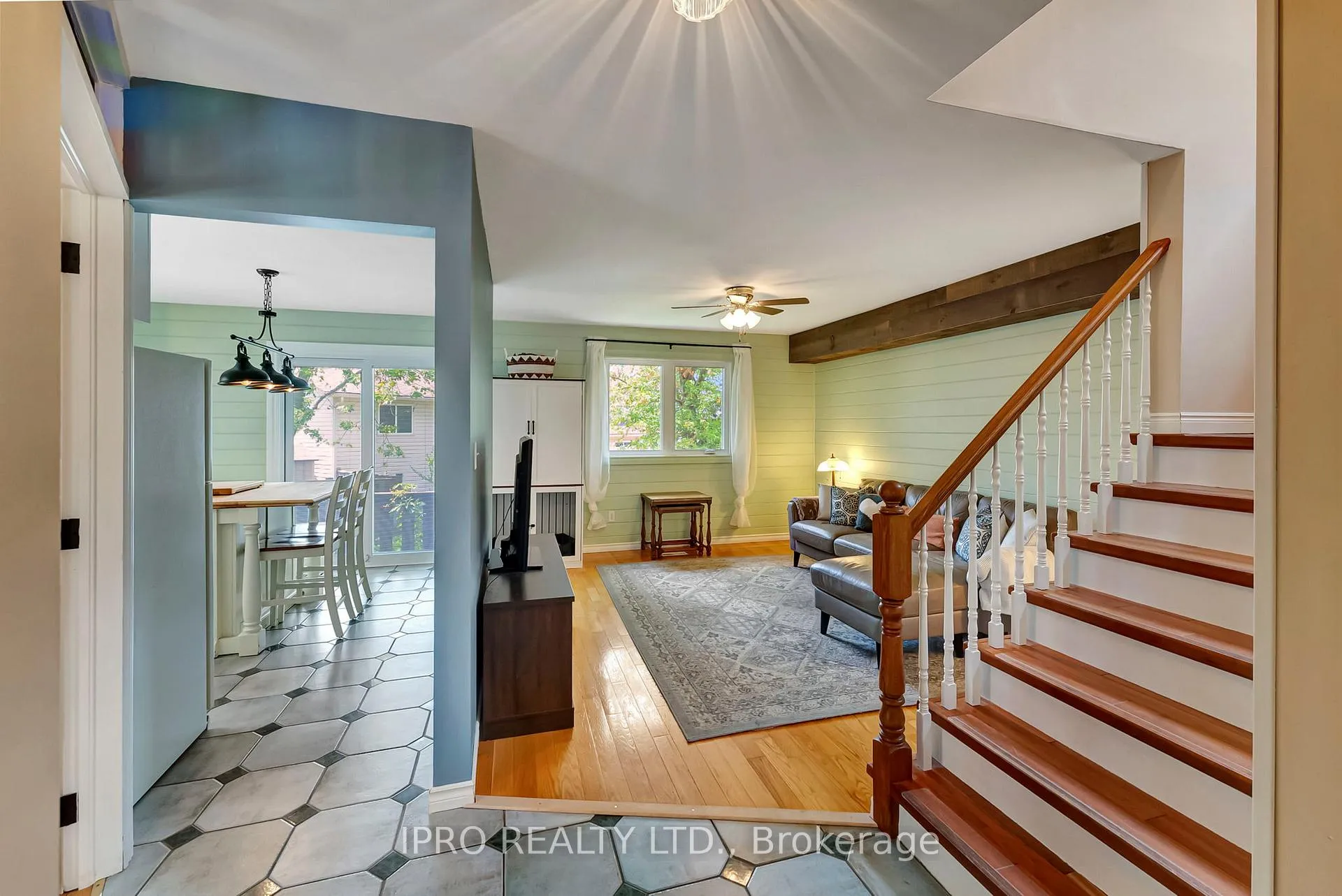Photo 9 of 28 Celtic Drive, Haldimand — HOMEH